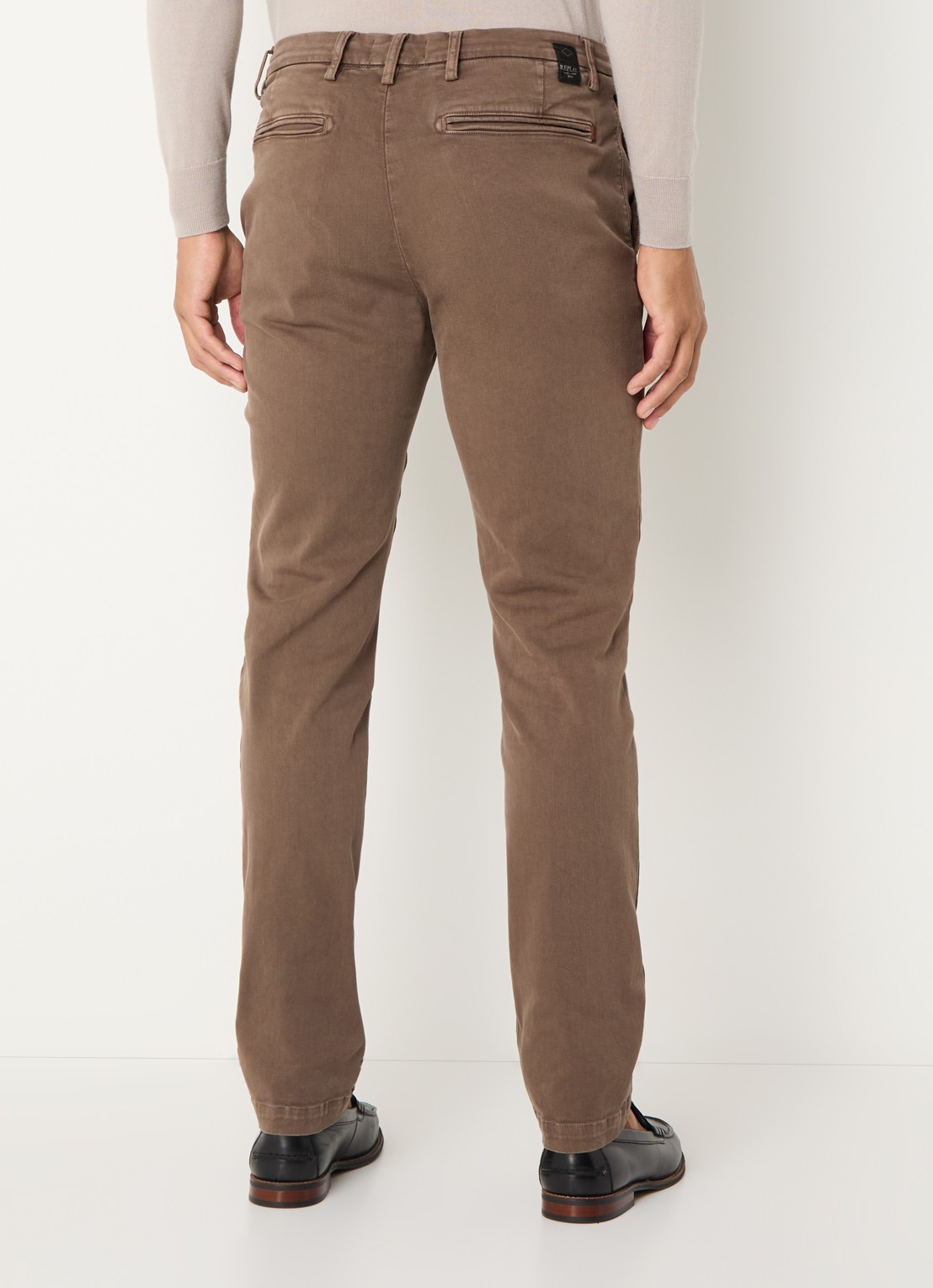 Replay Benni slim fit broek met steekzakken - achterkant lichtbruin
