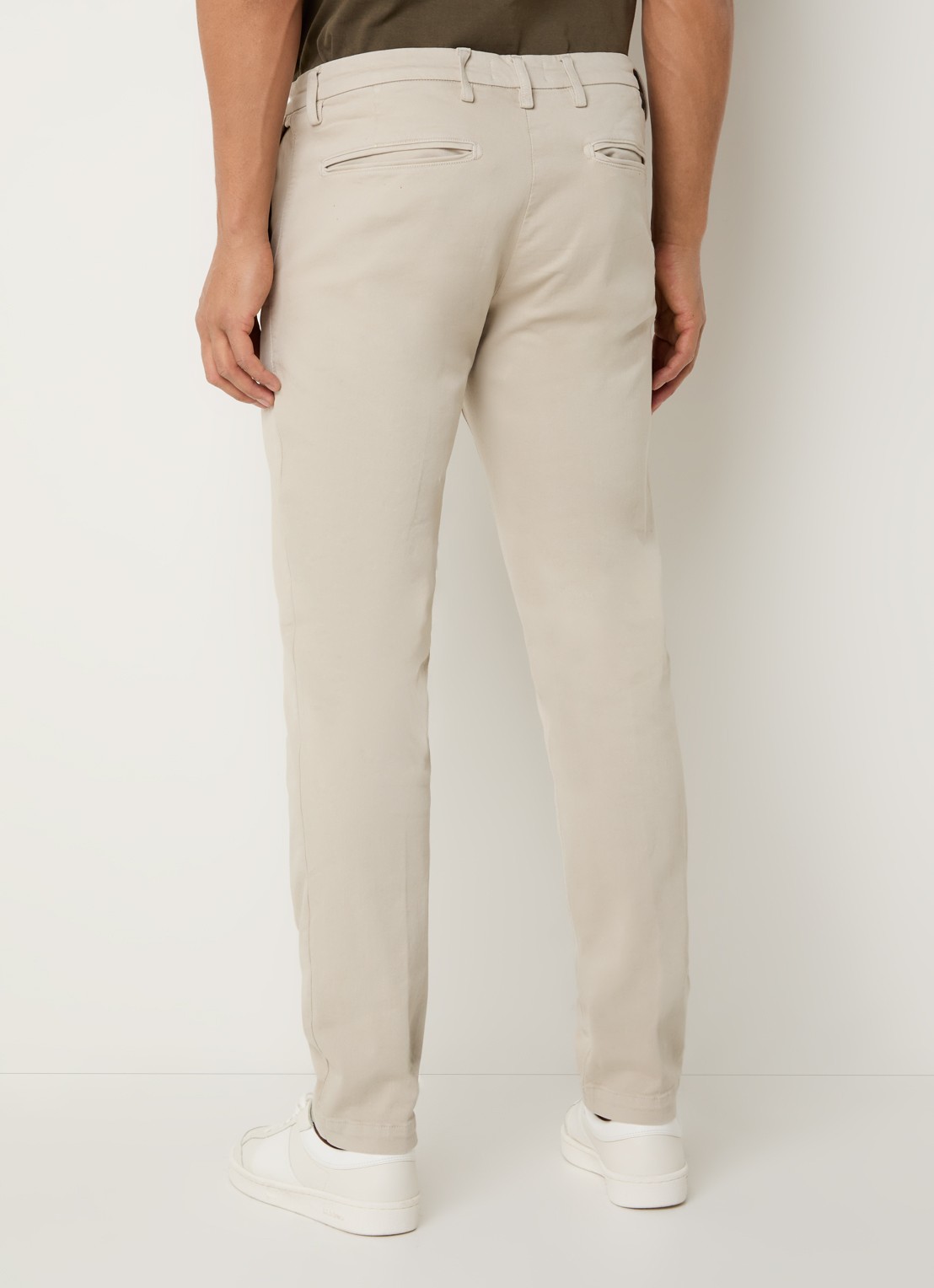 Replay Benni slim fit broek met steekzakken - achterkant beige