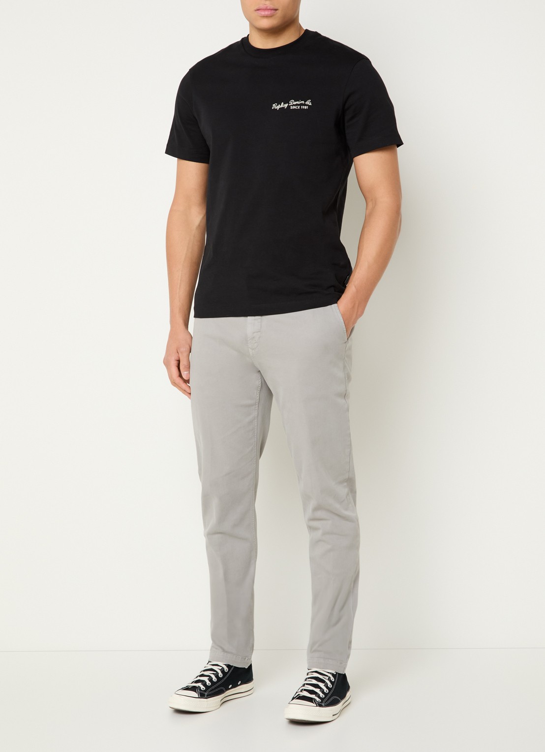 Replay Benni slim fit broek met steekzakken - voorkant 5 lichtgrijs
