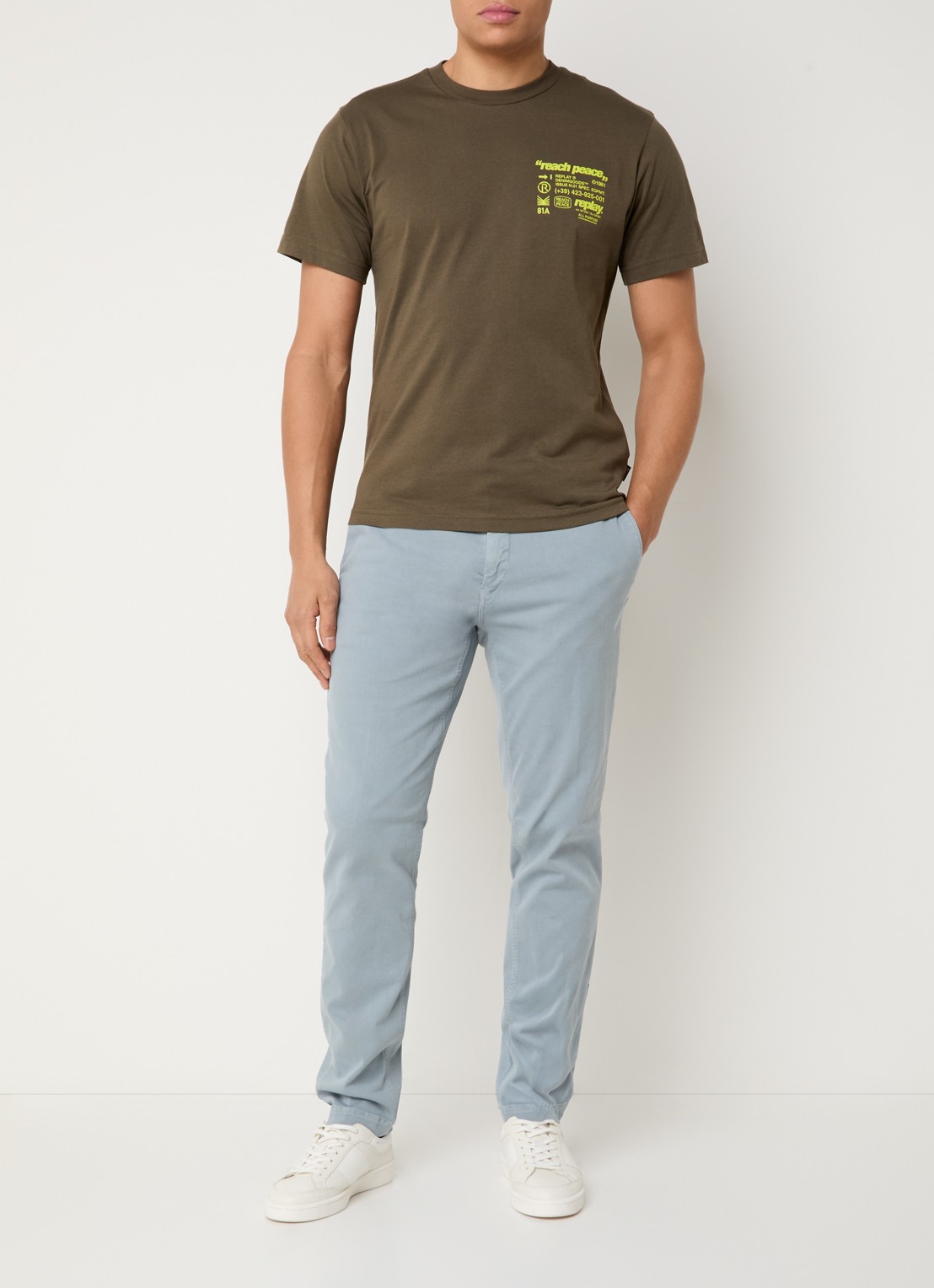 Replay Benni slim fit broek met steekzakken - voorkant 5 lichtblauw