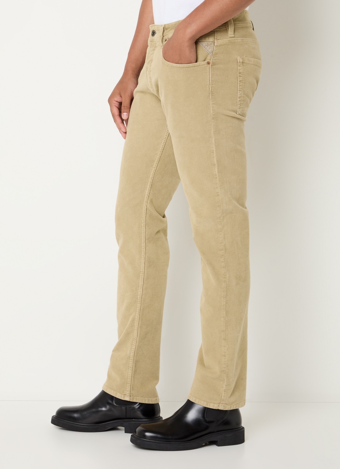 Replay Grover slim fit broek van corduroy met steekzakken - detail 3 zand
