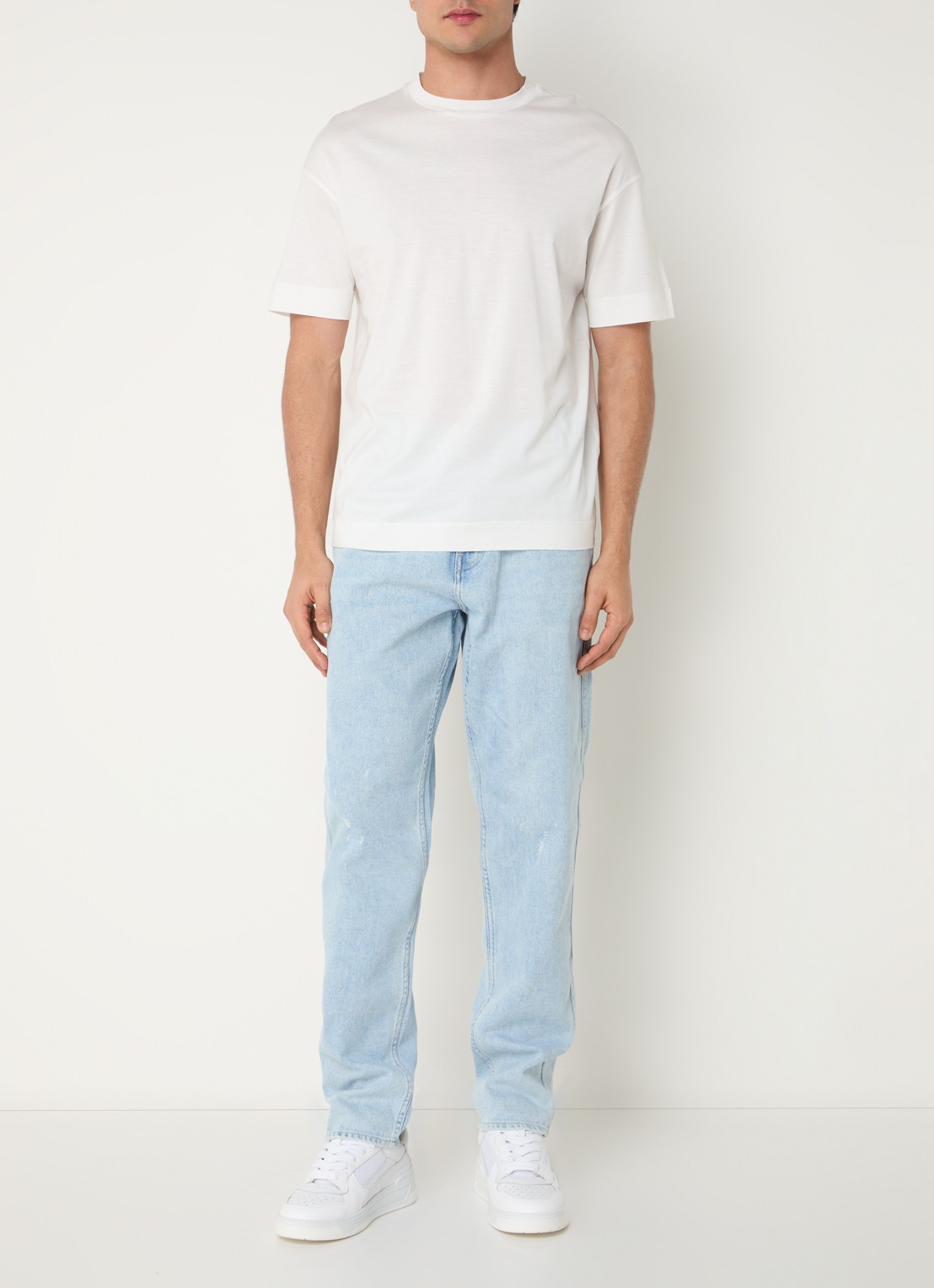 Replay Sandot straight leg jeans met lichte wassing - voorkant 2 lichtblauw