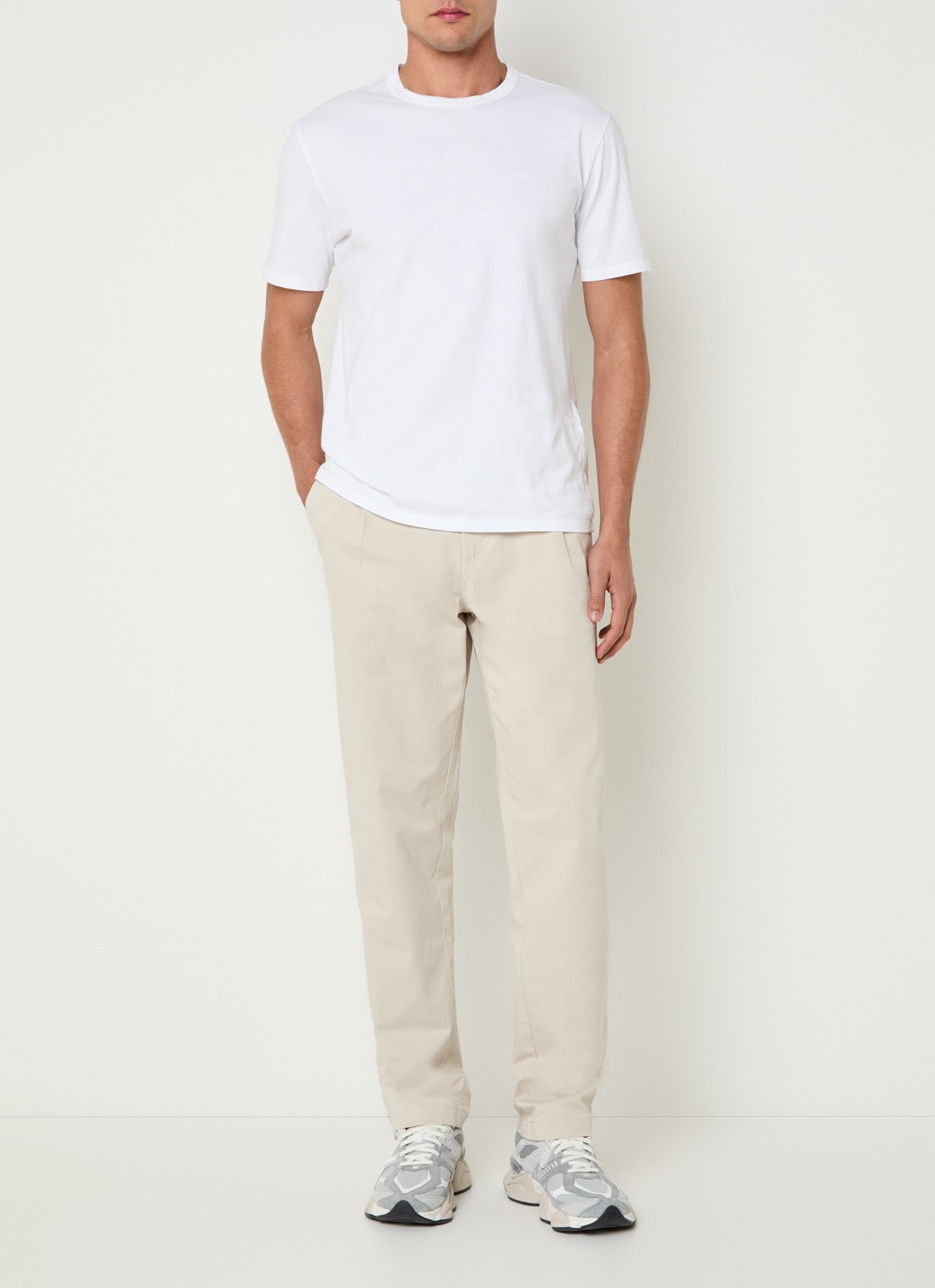 Replay Straight fit chino met steekzakken - voorkant 2 creme