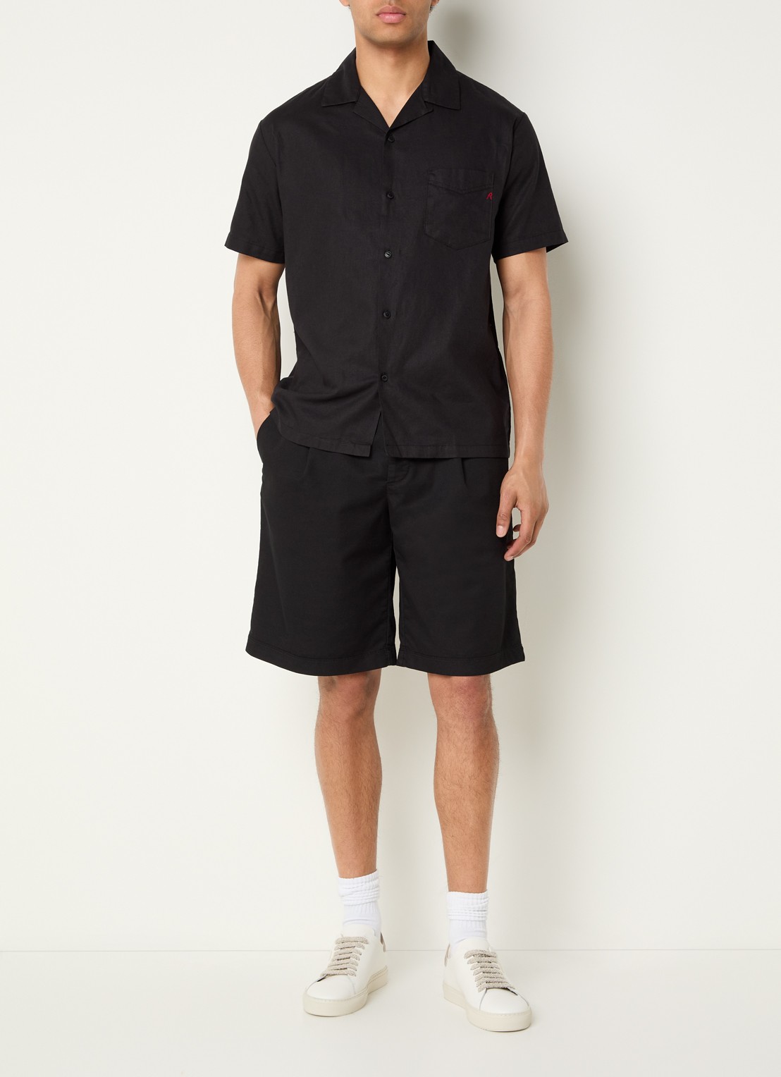 Replay Straight fit korte broek met trekkoord en steekzakken - voorkant 3 zwart