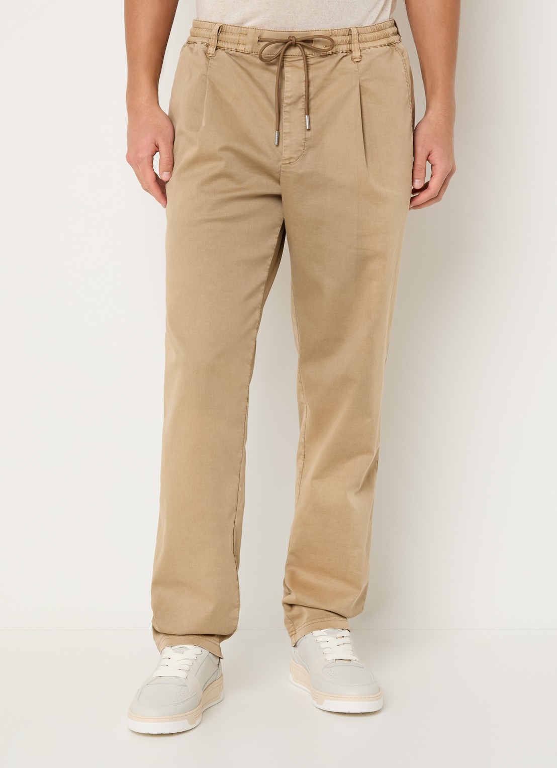 Replay Tapered fit chino met trekkoord en steekzakken - detail 4 camel
