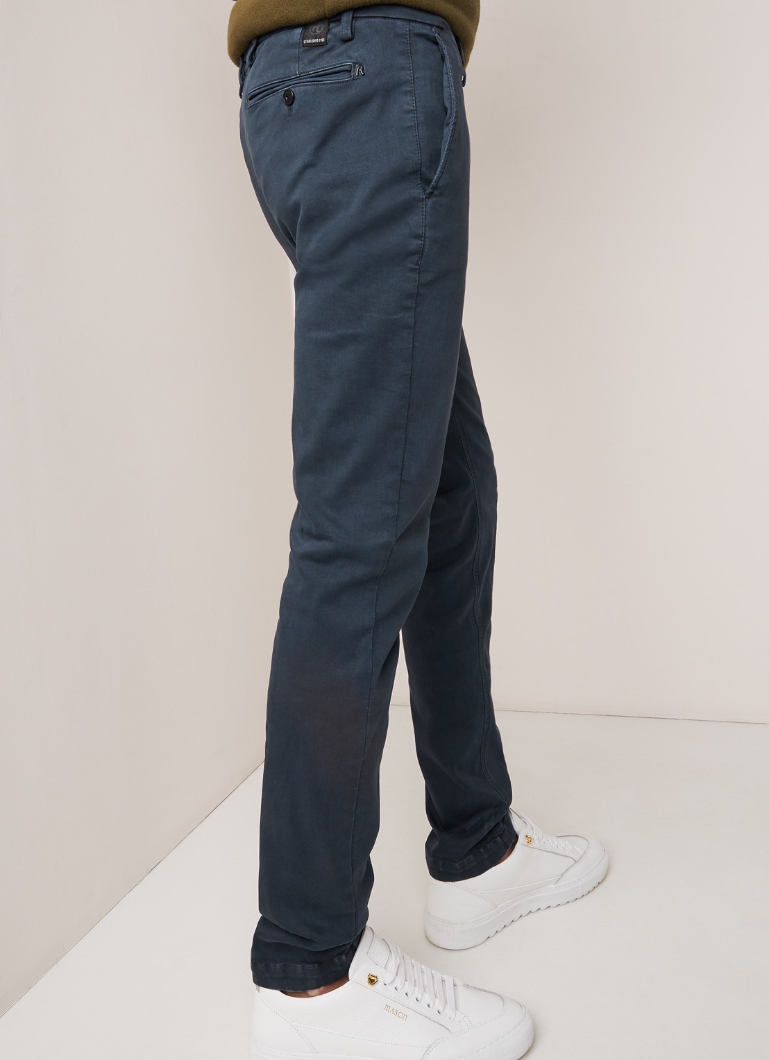 Replay Zeumar Hyperflex slim fit chino met stretch  - detail 5 donkerblauw