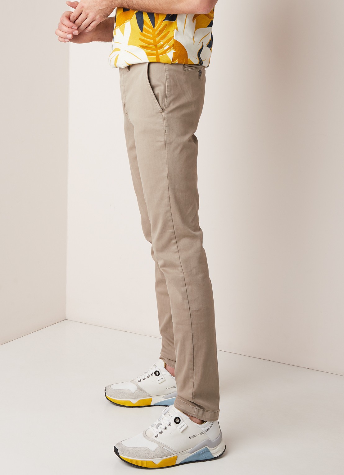 Replay Zeumar Hyperflex slim fit chino met stretch  - detail 2 zand