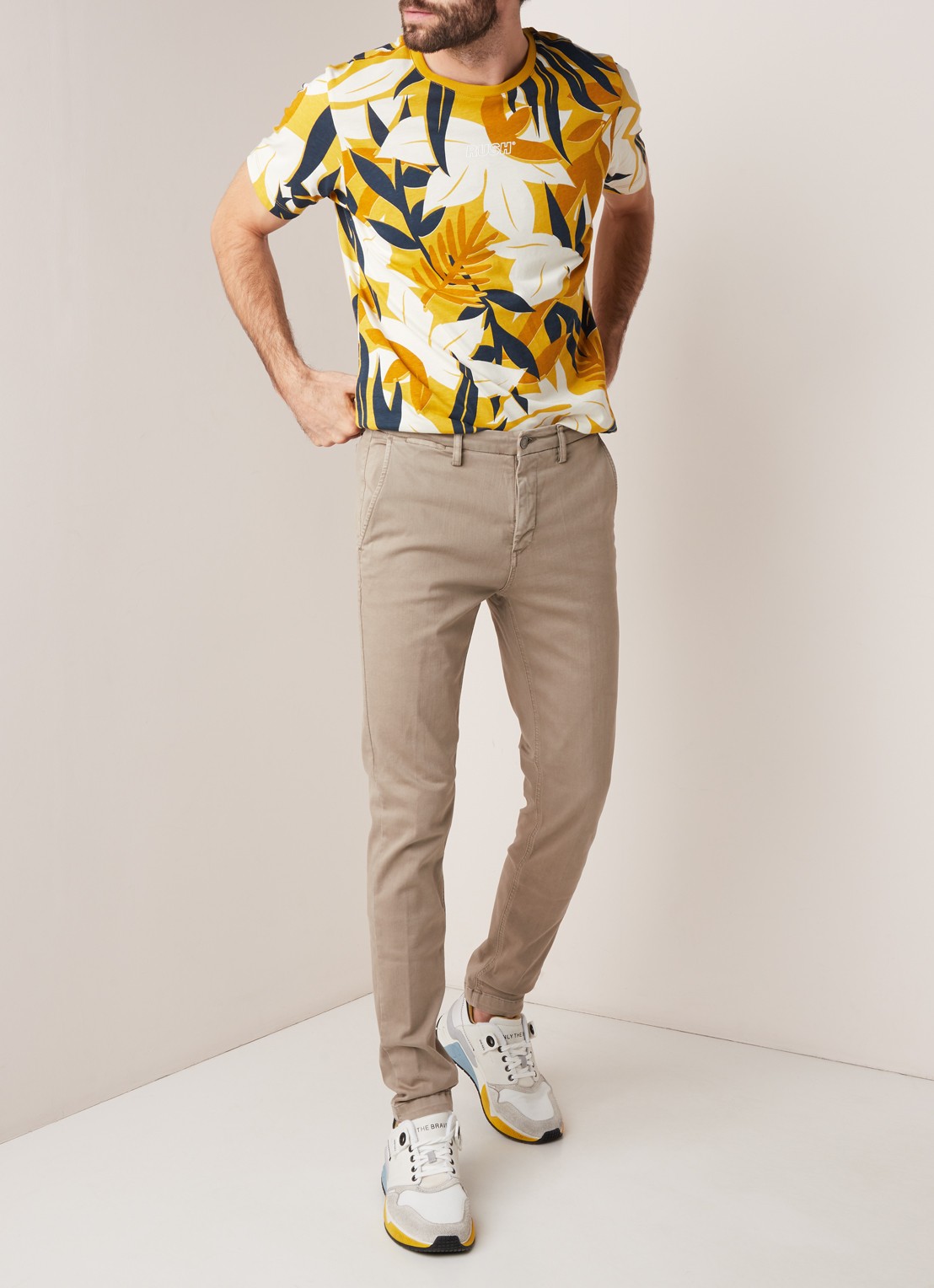 Replay Zeumar Hyperflex slim fit chino met stretch  - voorkant 5 zand