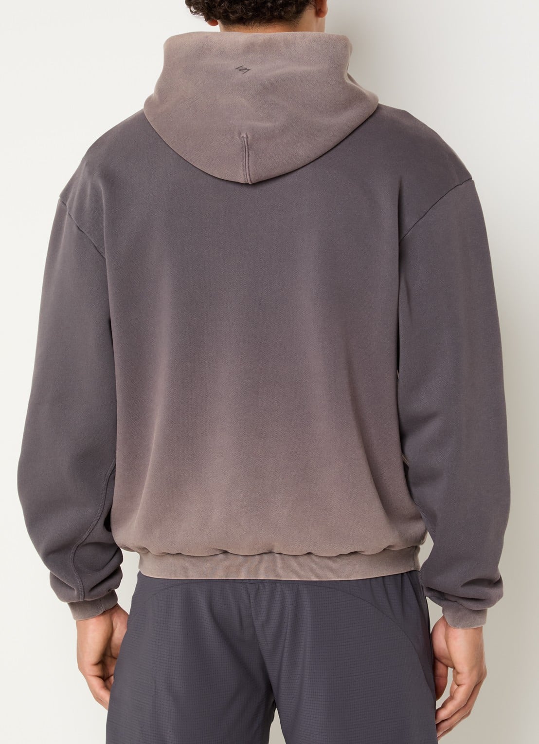 Represent 247 Angel hoodie met logoprint - achterkant 5 taupe