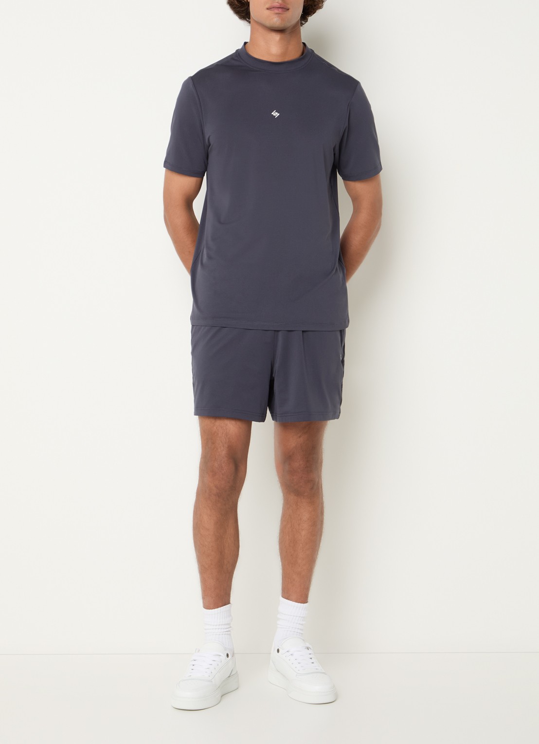 Represent 247 DNA loose fit korte broek met steekzakken - voorkant 4 antraciet