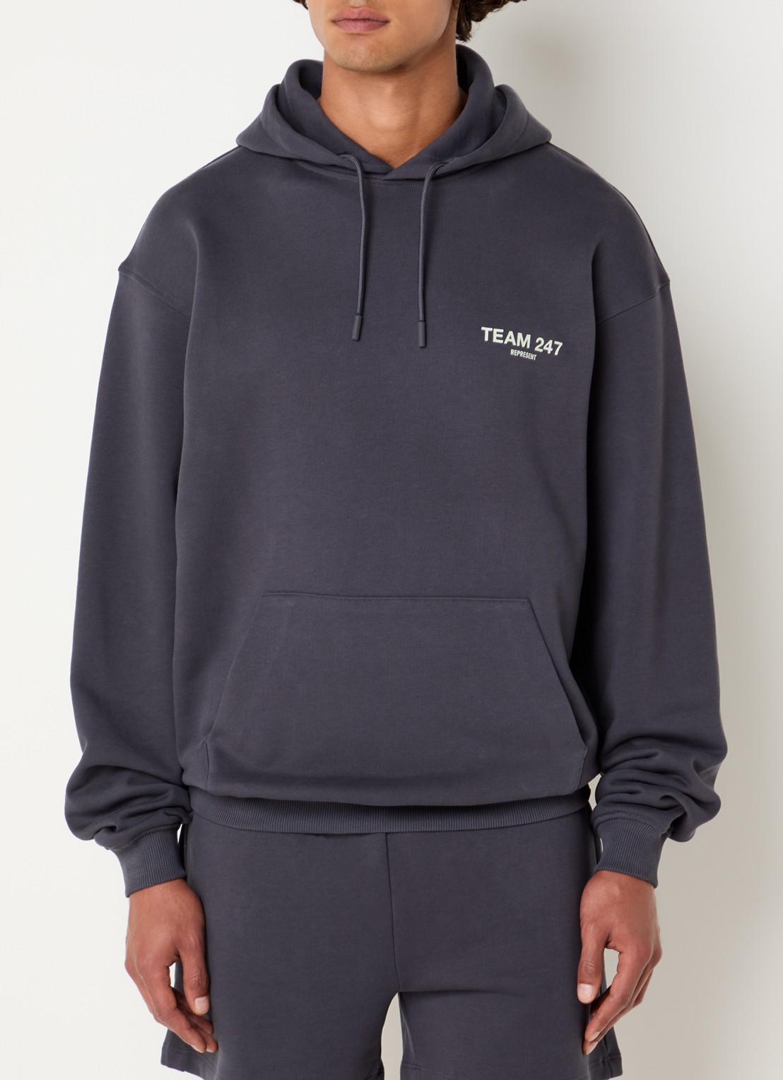 Represent 247 hoodie met logo- en backprint - achterkant antraciet