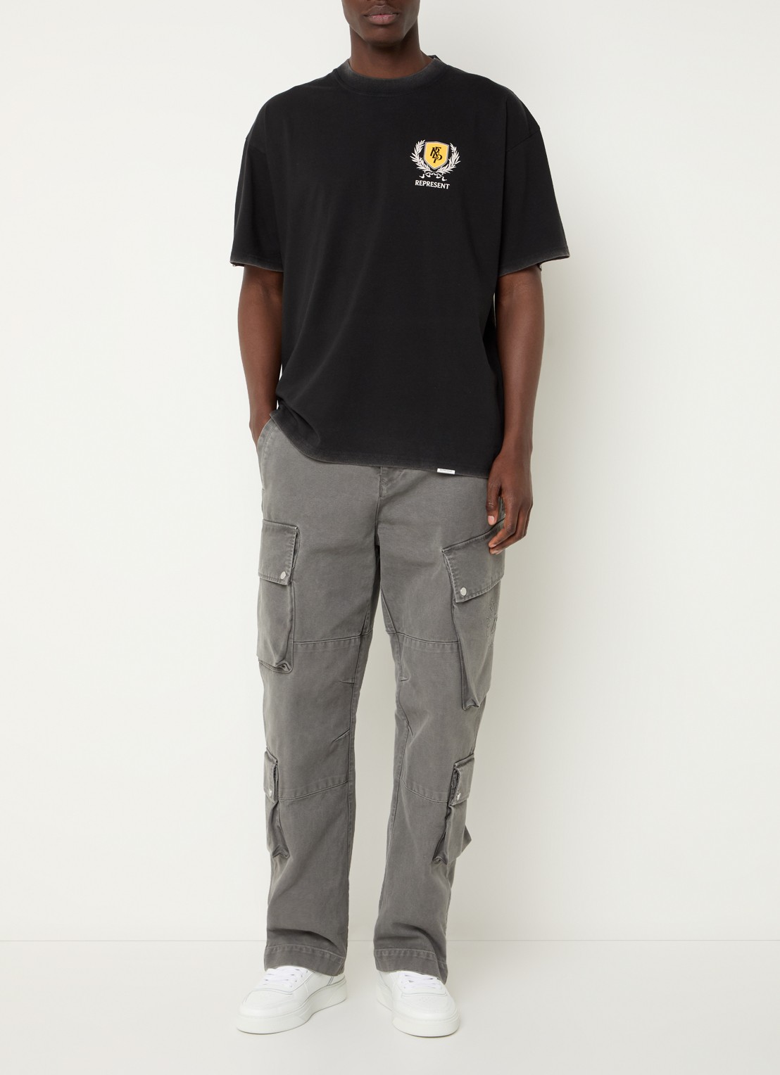 Represent Crest T-shirt met logo- en backprint - voorkant 3 zwart