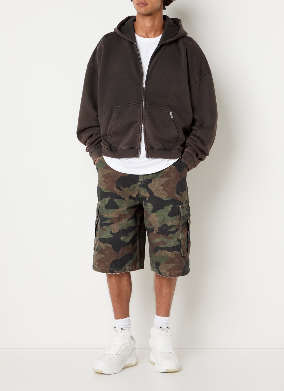 Represent Initial sweatvest met steekzakken - voorkant 5 bruin
