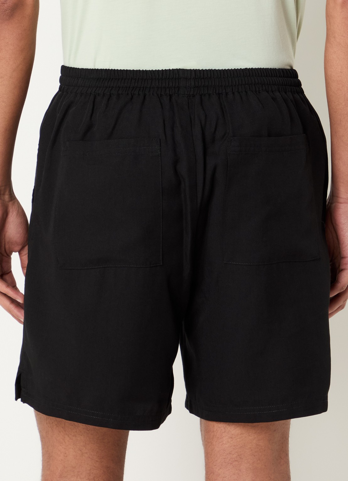 Represent Love And Kisses straight fit korte joggingbroek met steekzakken - achterkant zwart