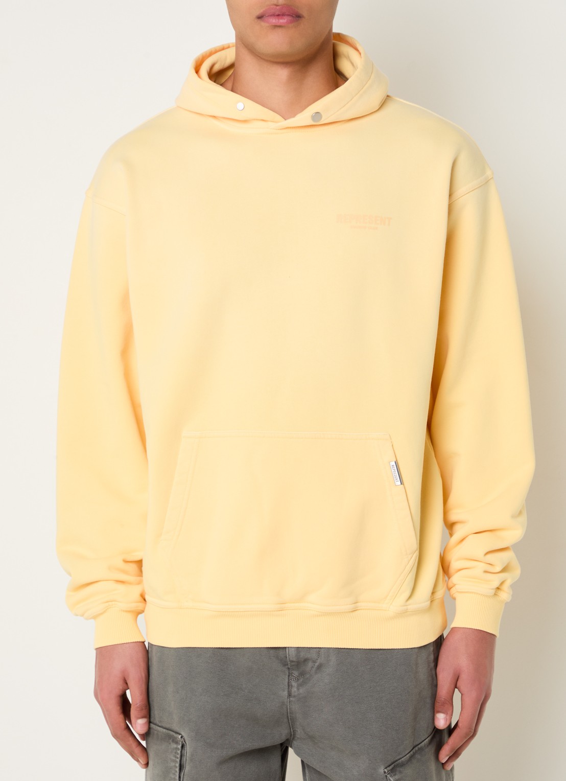 Represent Owners Club hoodie met logo- en backprint - achterkant 5 geel