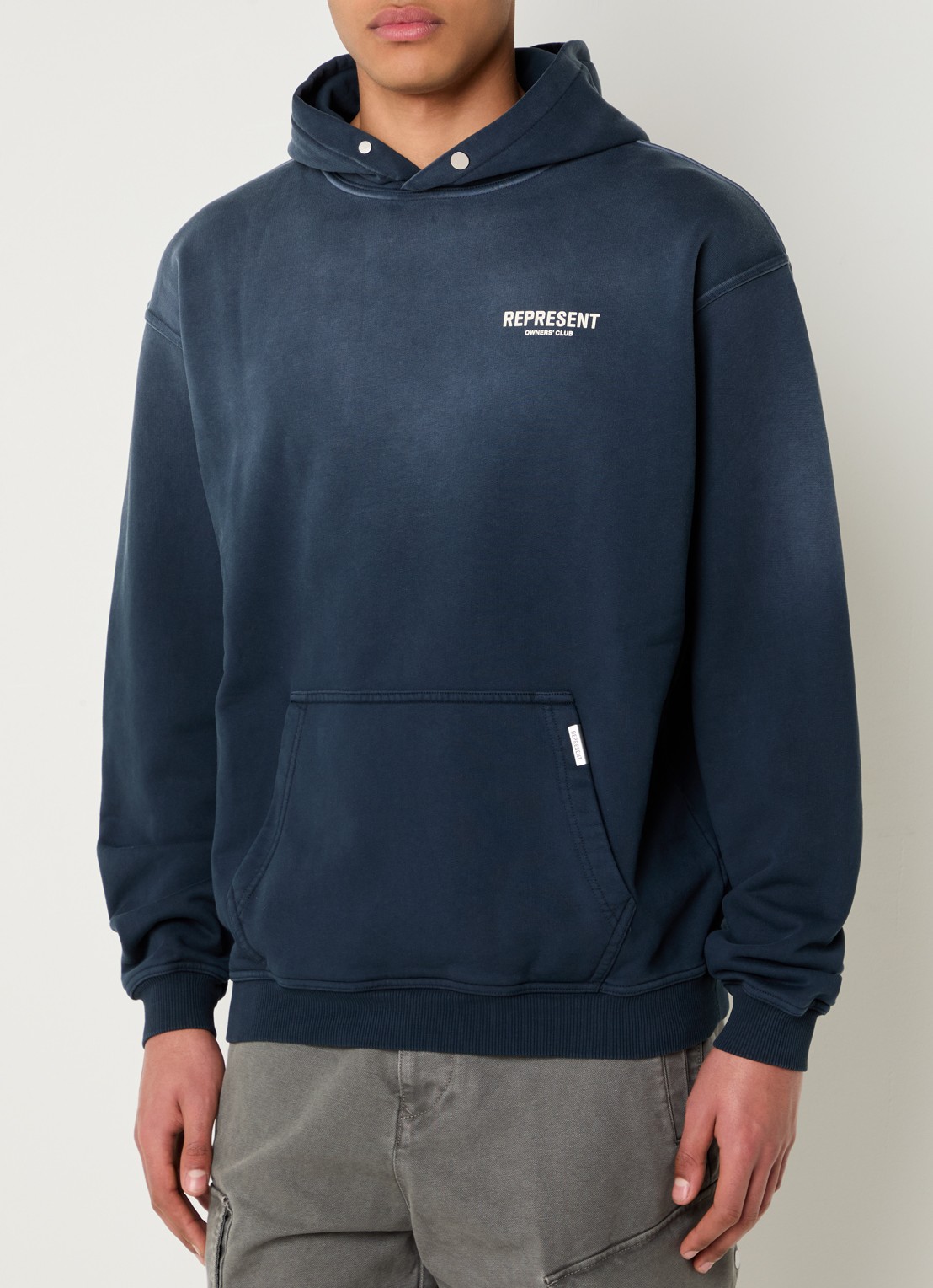 Represent Owners Club hoodie met logo- en backprint - achterkant donkerblauw