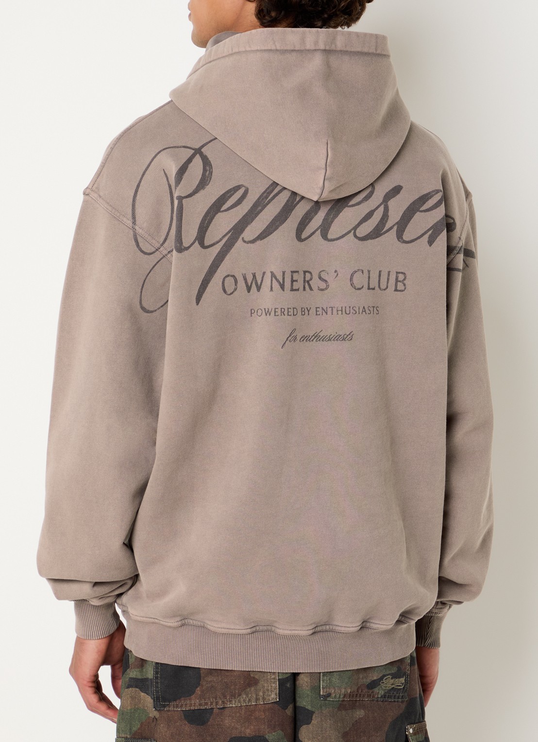 Represent Owners Club hoodie met logo- en backprint - detail beige