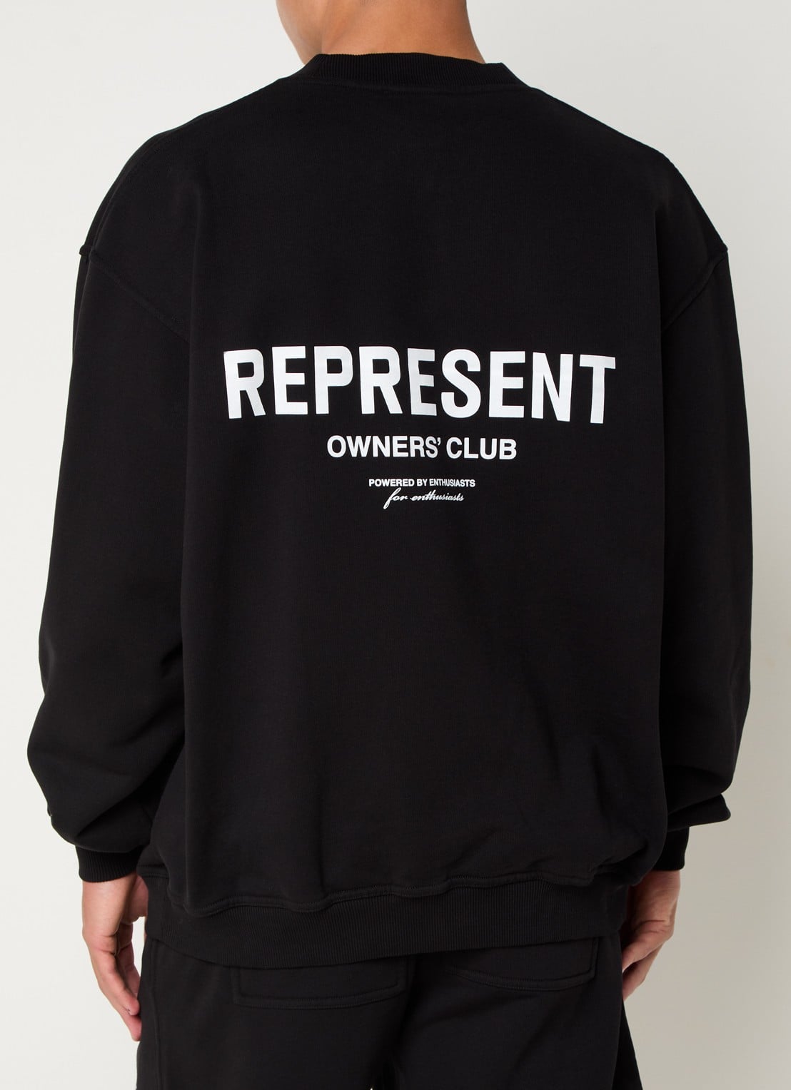 Represent Owners Club sweater met logo- en backprint - detail zwart