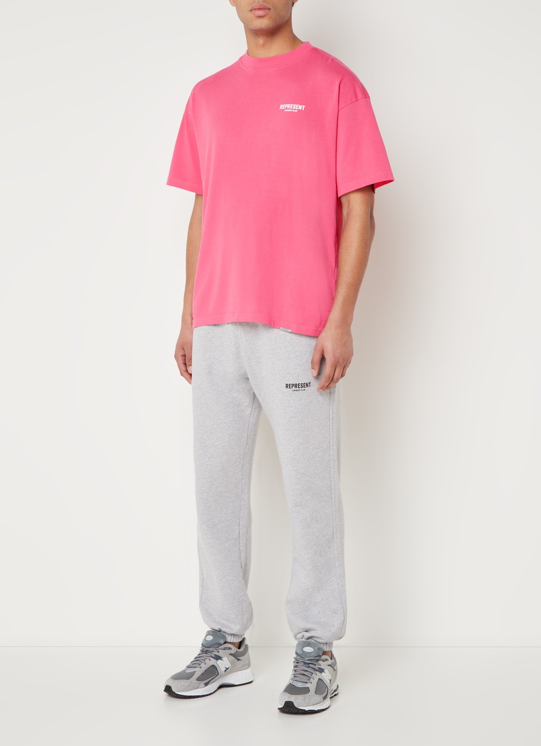 Represent Owners Club T-shirt met logo- en backprint - voorkant 4 roze