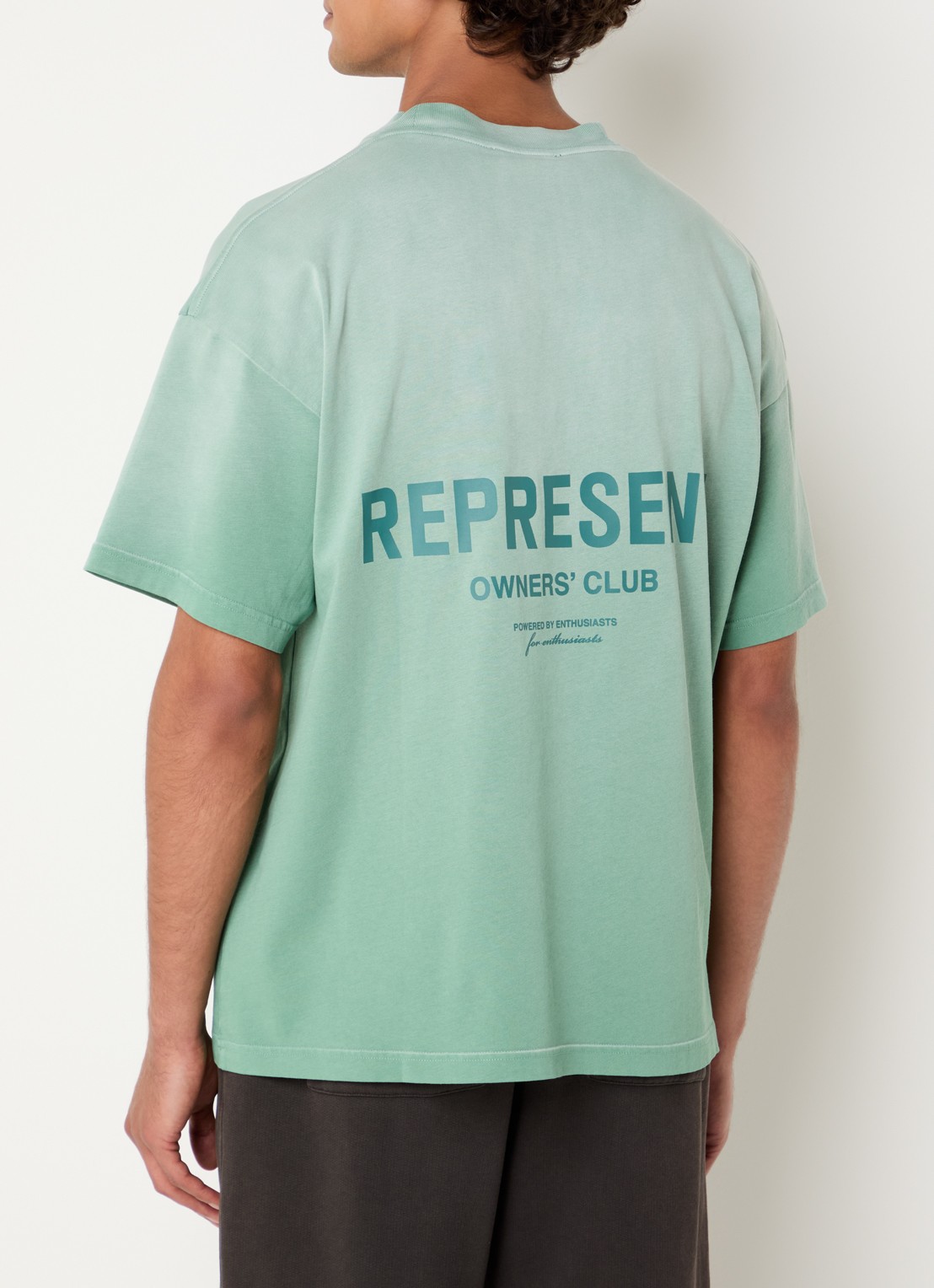 Represent Owners Club T-shirt met logo- en backprint - detail 2 lichtgroen