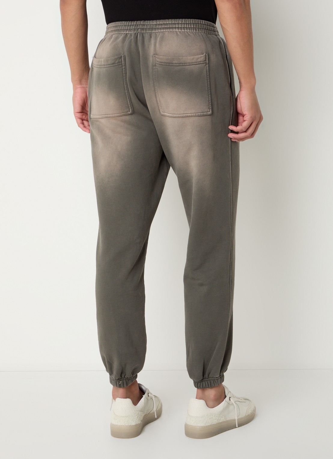 Represent Patron Of The Club tapered fit joggingbroek met verwassen afwerking en steekzakken - achterkant olijfgroen