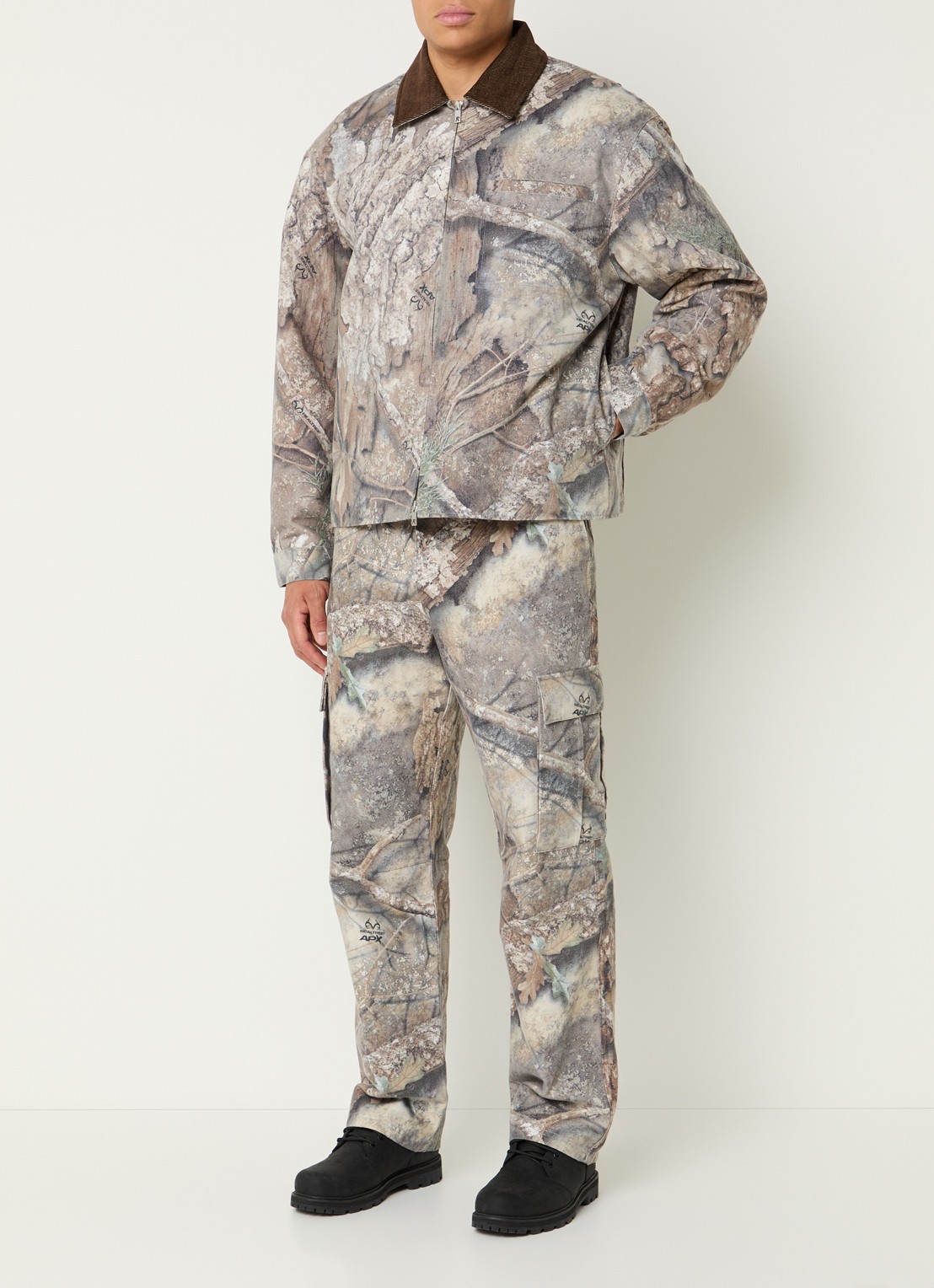 Represent Realtree jack met camouflageprint - voorkant 2 donkerbeige