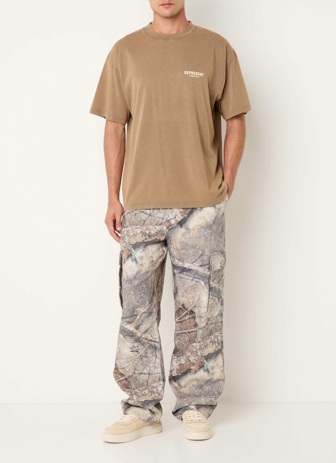 Represent Realtree loose fit cargobroek met camouflageprint - voorkant 5 khaki