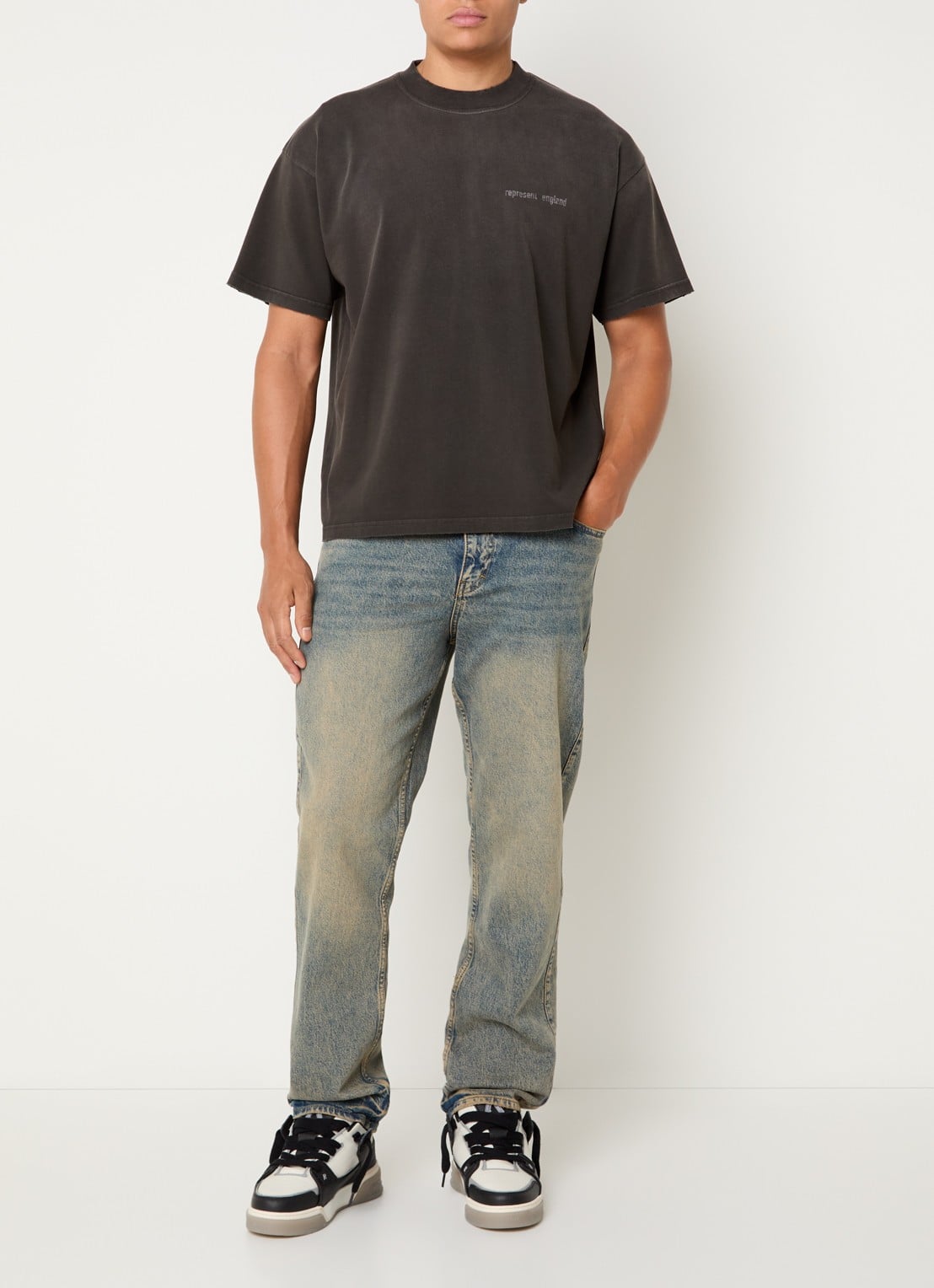 Represent Resent T-shirt met logo- en backprint - voorkant 2 donkerbruin
