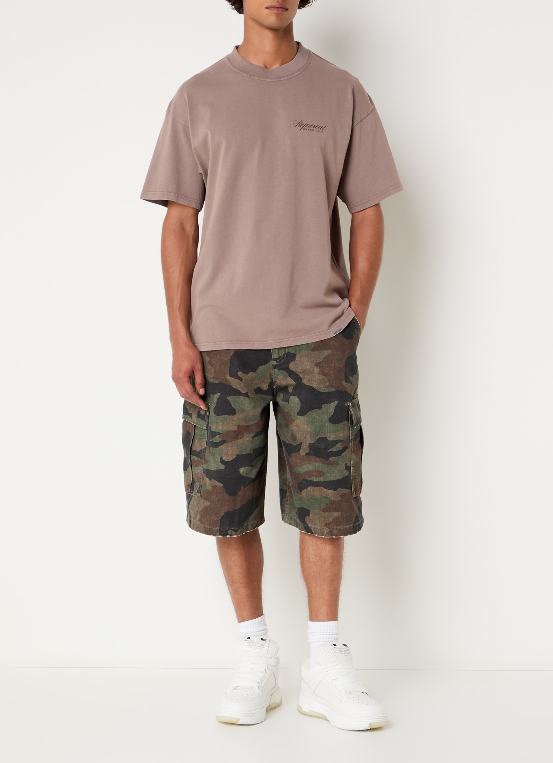 Represent T-shirt met logo- en backprint - voorkant 4 lichtbruin