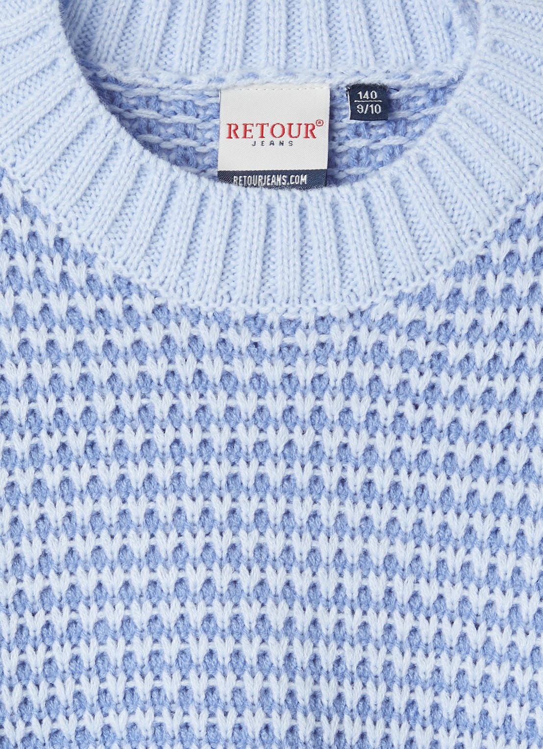 Retour Jeans Fallon grofgebreide cropped trui met ingebreid patroon - detail 3 lichtblauw