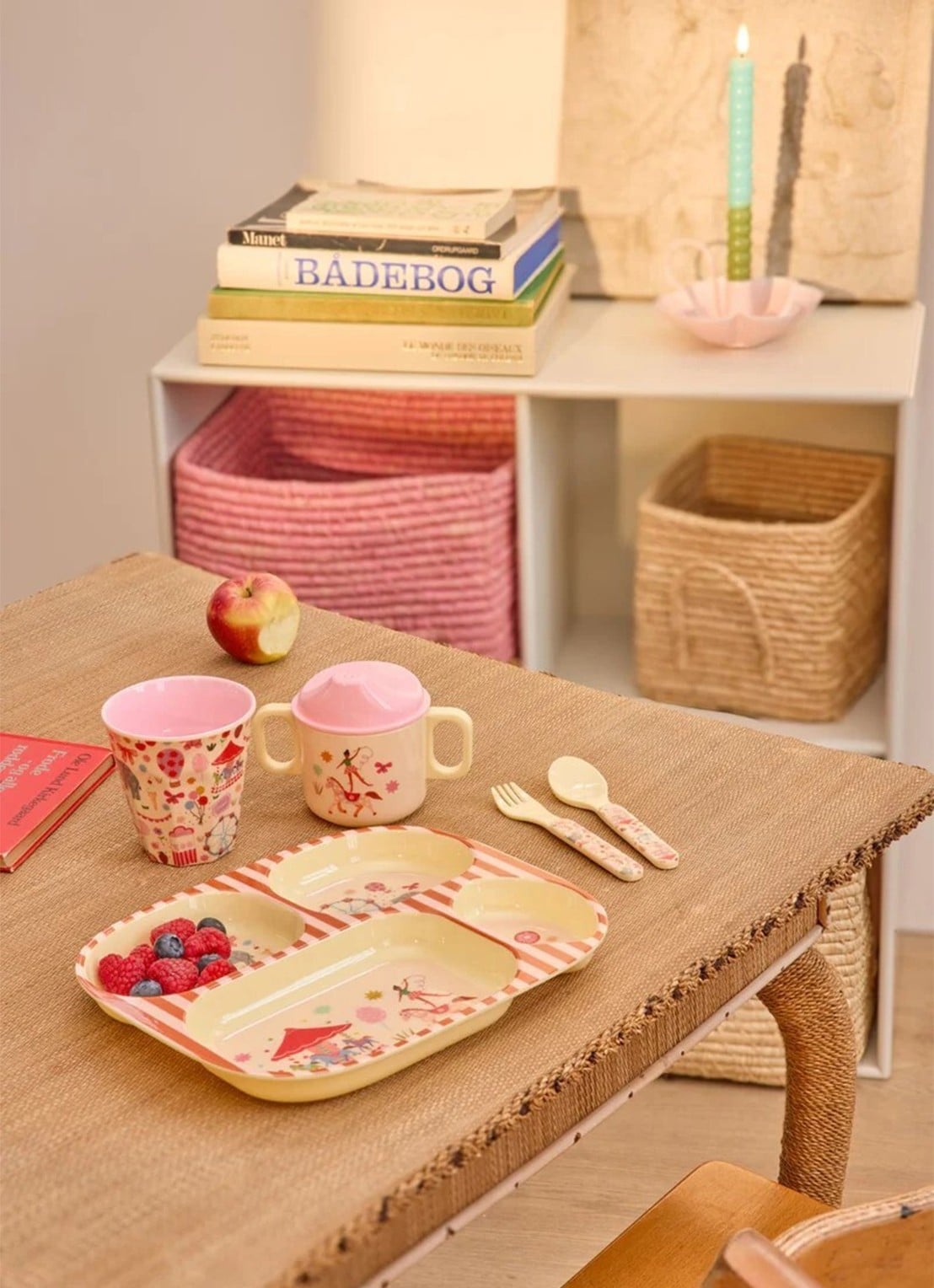 Rice Kinderservies 4-delig - voorkant 2 roze