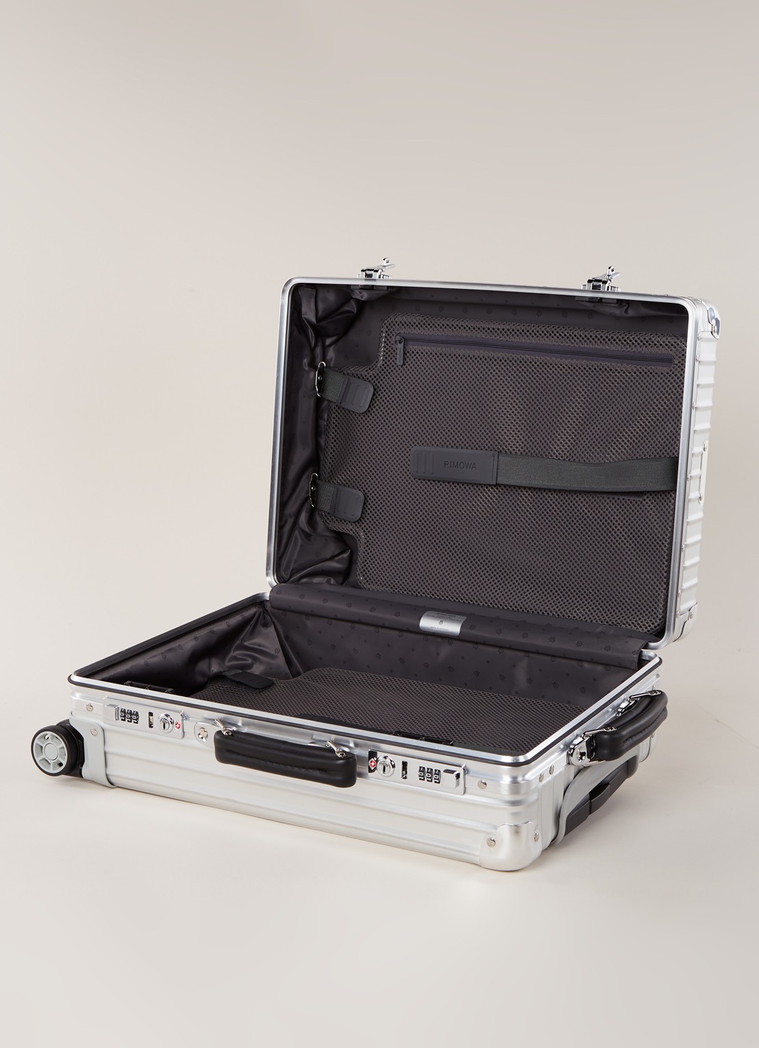 Rimowa Classic Cabin S spinner 55 cm - detail zilver