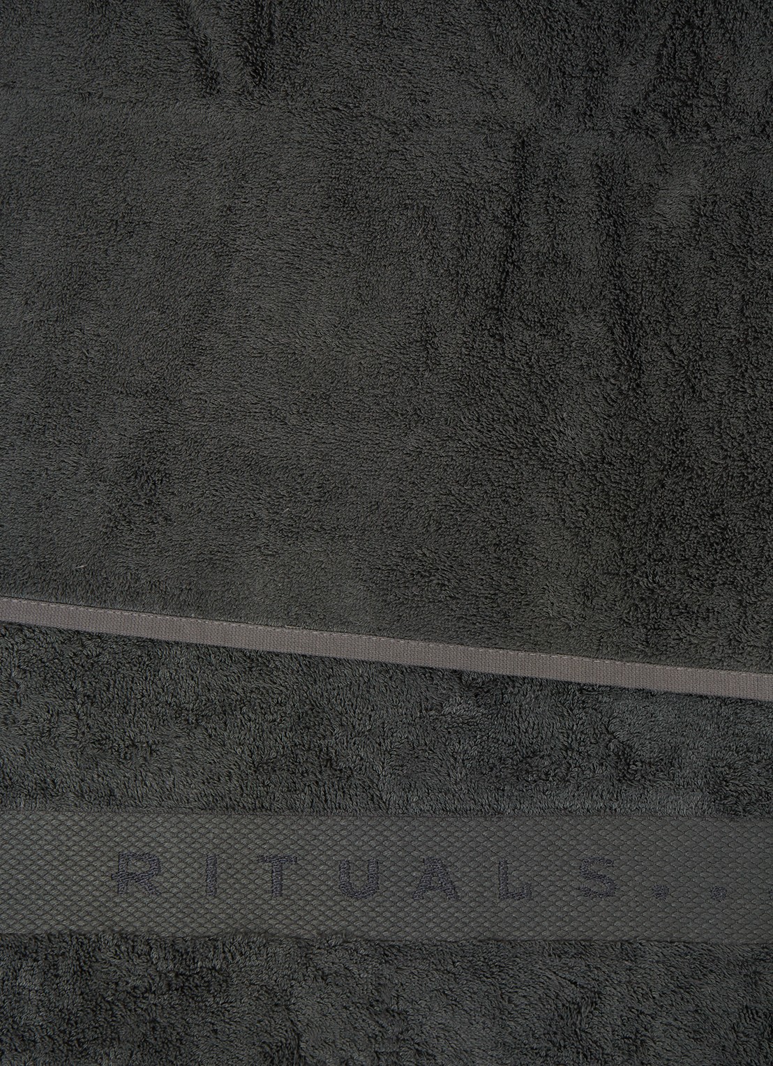 Rituals Bamboo badhanddoek - 550 gr/m2 - 50 x 100 cm - detail antraciet
