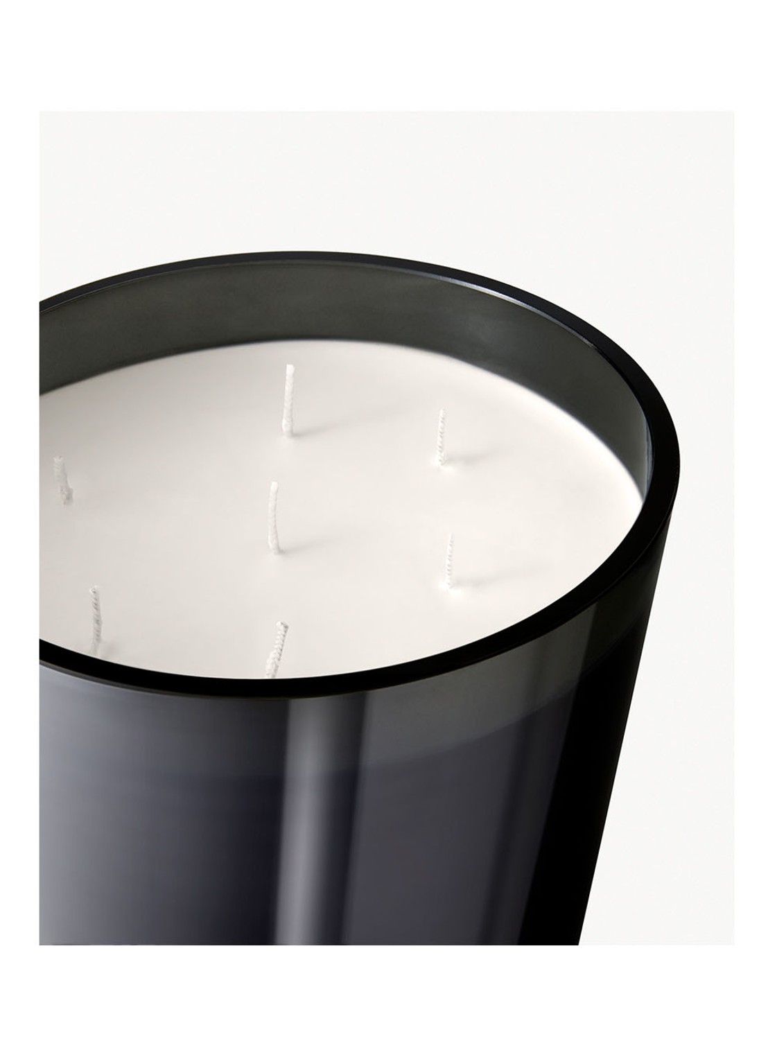 Rituals Precious Amber XXXL geurkaars 6000 gram - detail 2 zwart