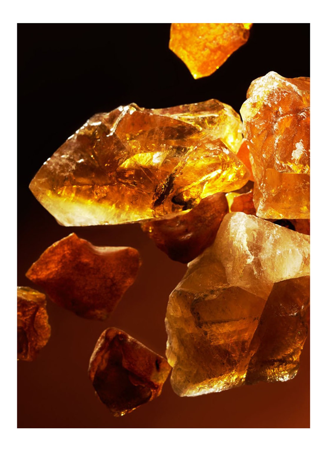 Rituals Precious Amber XXXL geurkaars 6000 gram - voorkant 6 zwart