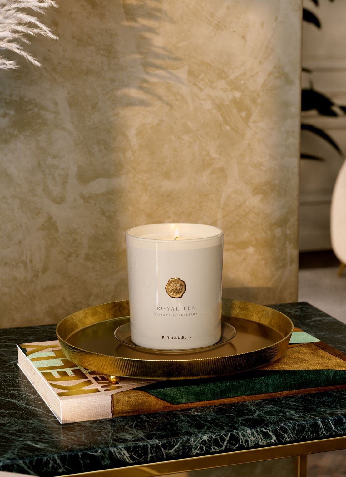 Rituals Royal Tea Scented Candle - geurkaars 360 gram - detail 4 undefined