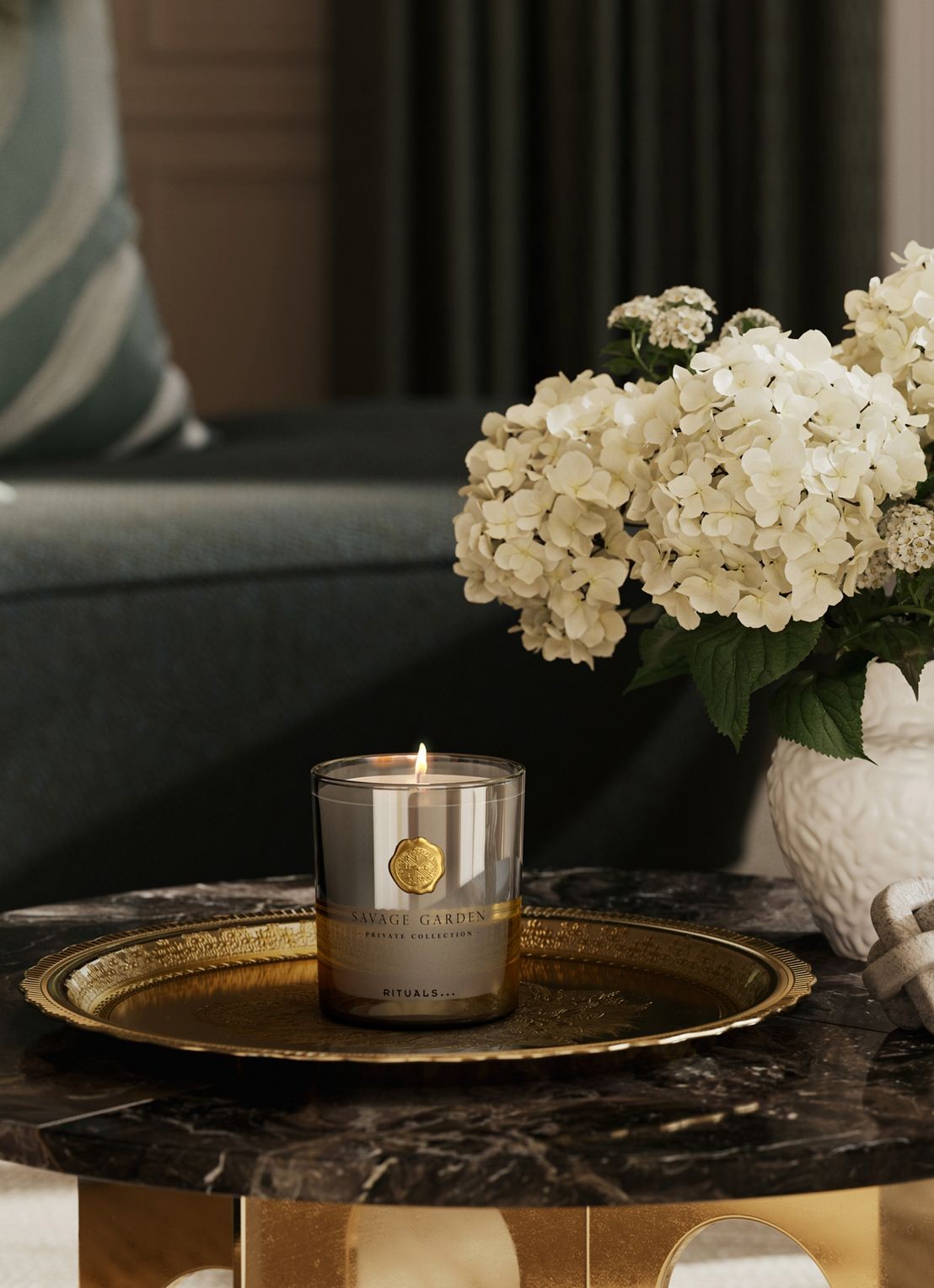 Rituals Savage Garden Scented Candle - geurkaars 360 gram - detail 2 undefined