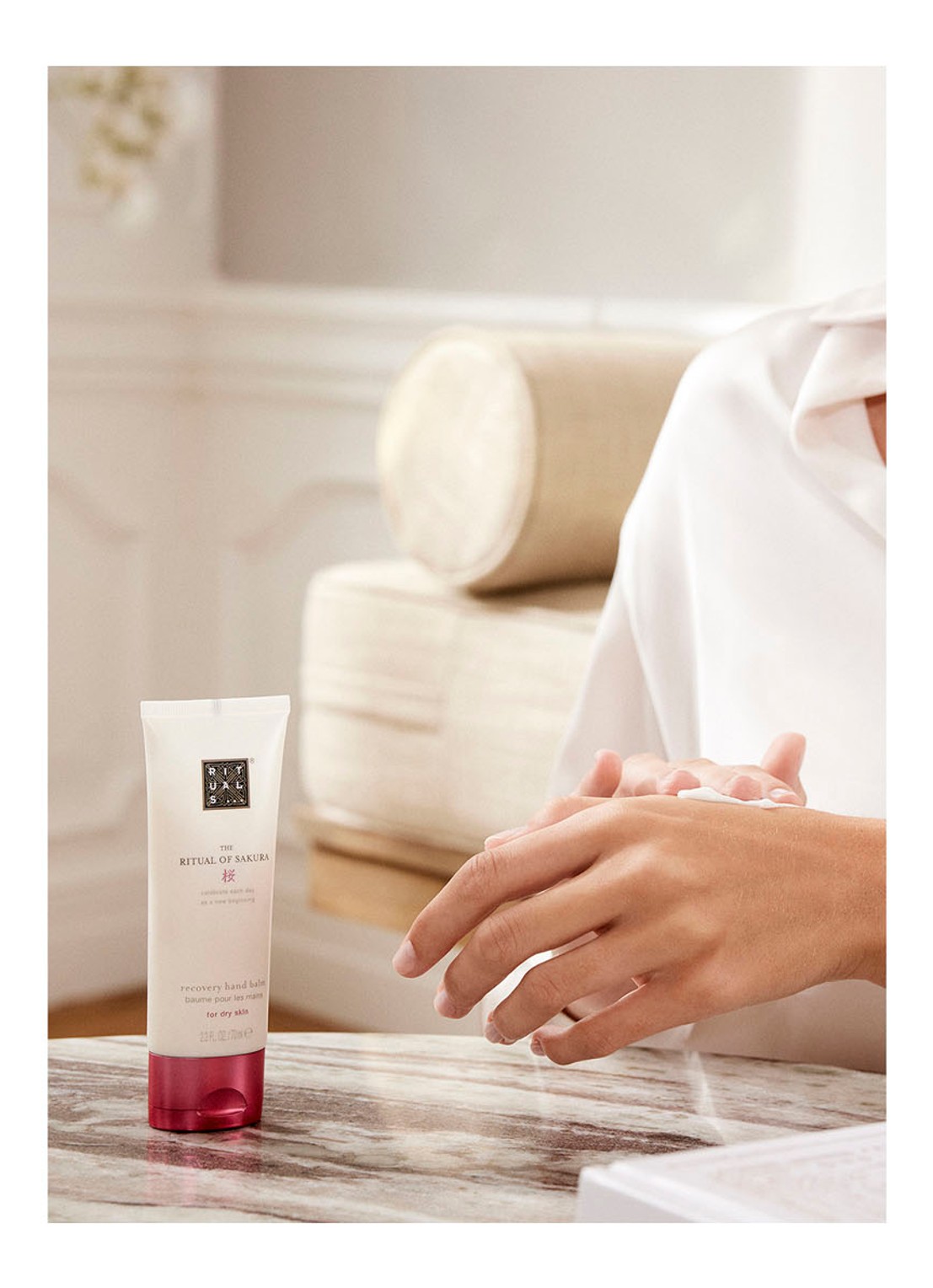 Rituals The Ritual of Sakura Recovery Hand Balm - handcrème - detail 2 undefined