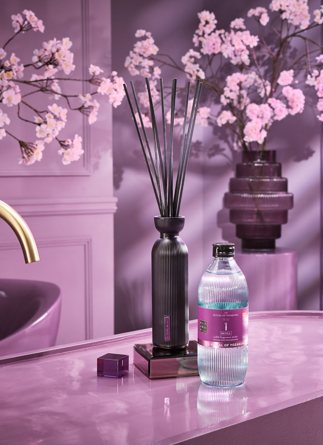 Rituals The Ritual of Yozakura Fragrance Sticks - geurstokjes 250 ml - detail 2 paars