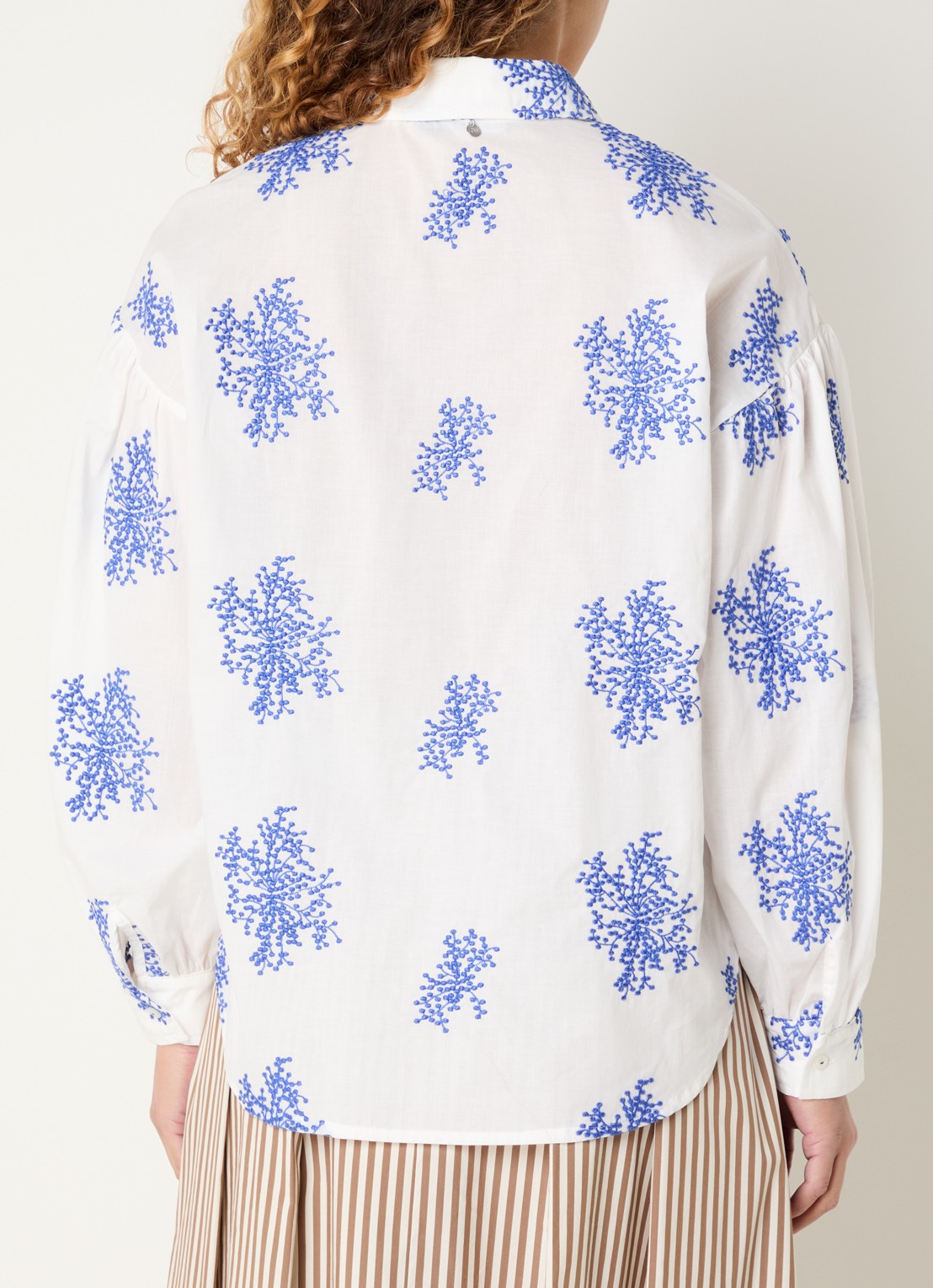River Woods Blouse met borduring - achterkant 2 wit