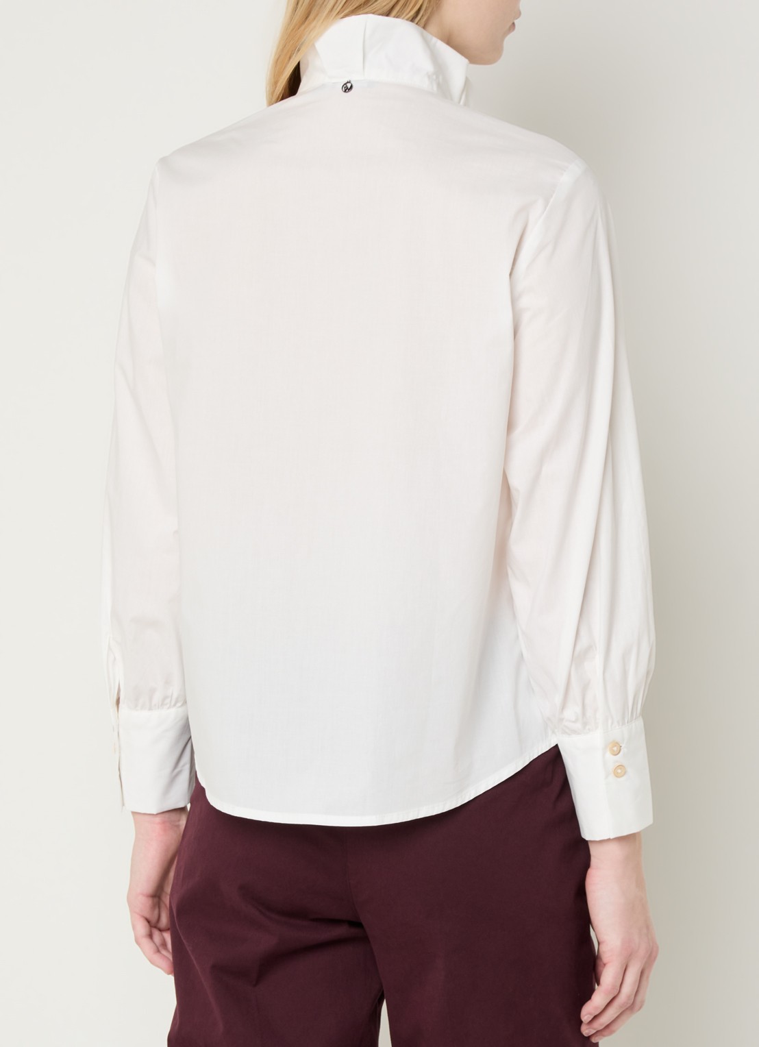 River Woods Blouse met plooidetail - achterkant 2 gebroken wit