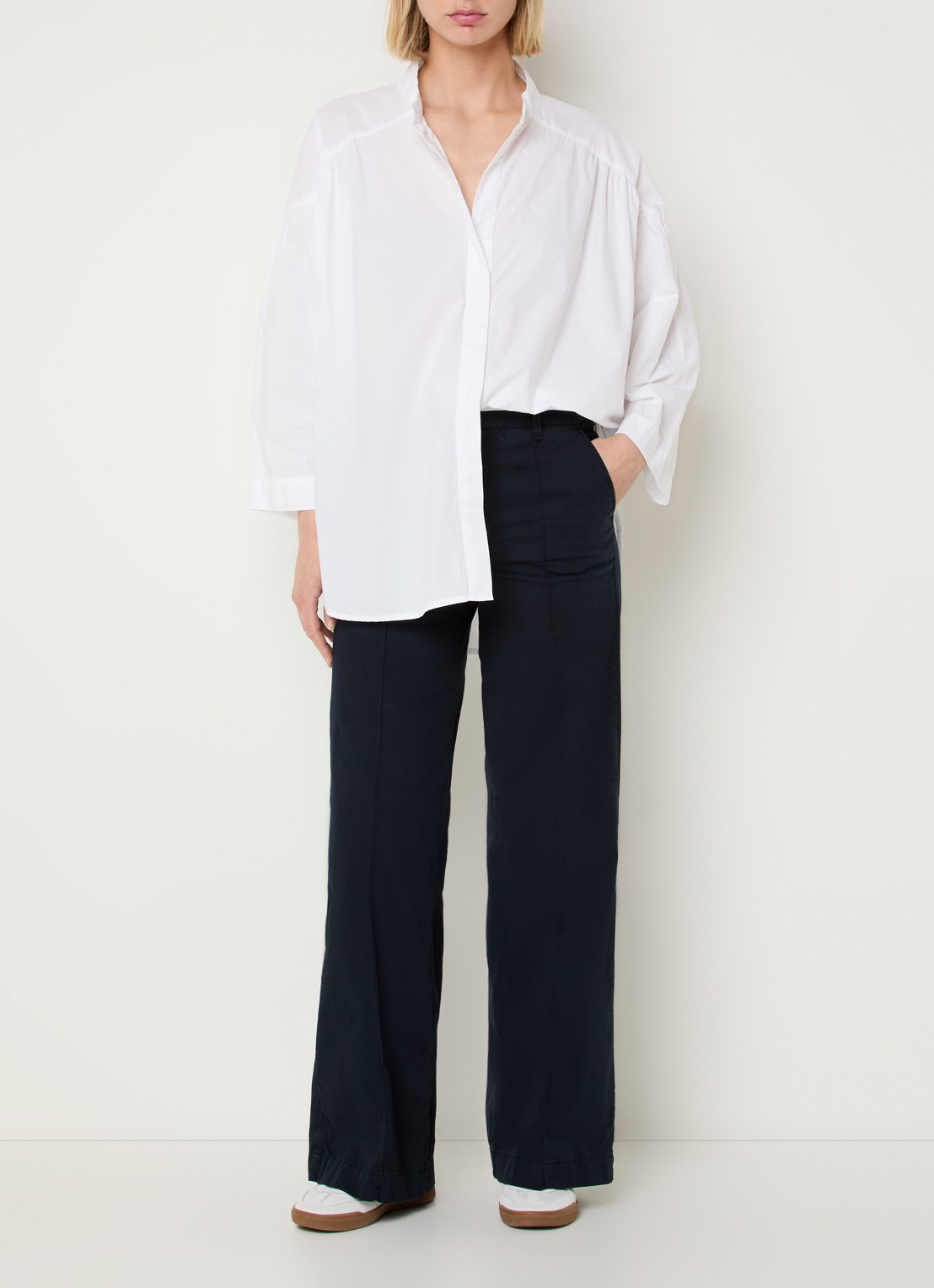 River Woods Blouse met ronde hals - voorkant 2 wit
