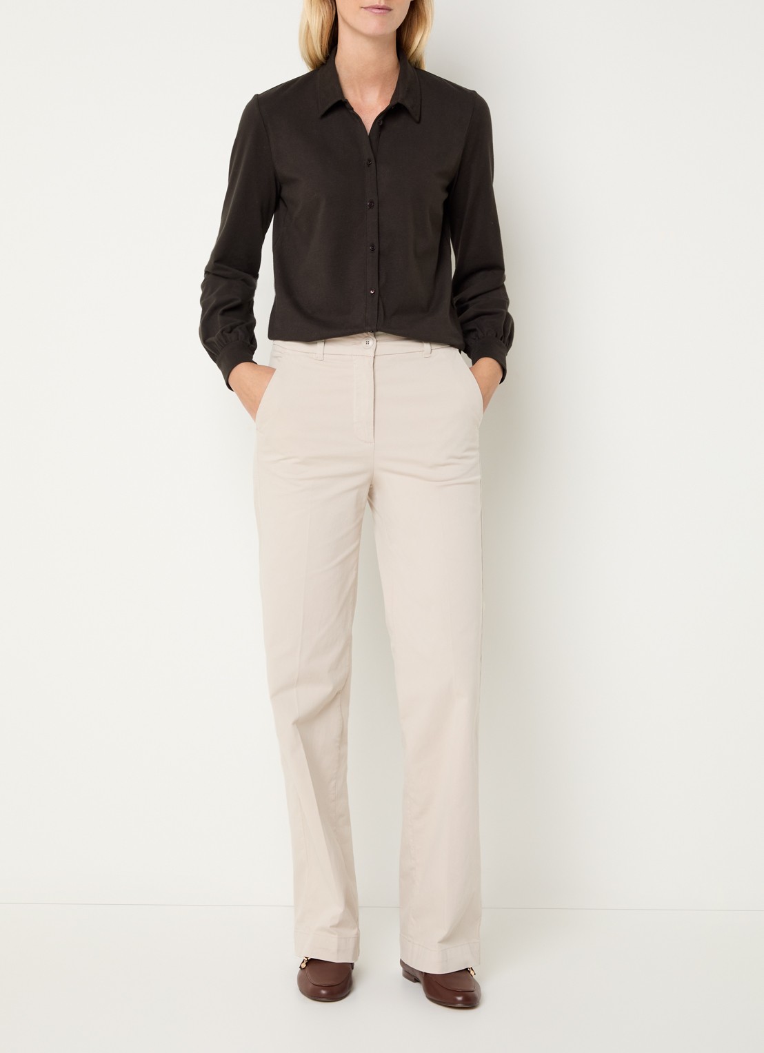 River Woods Blouse met sjaalkraag - voorkant 2 donkerbruin