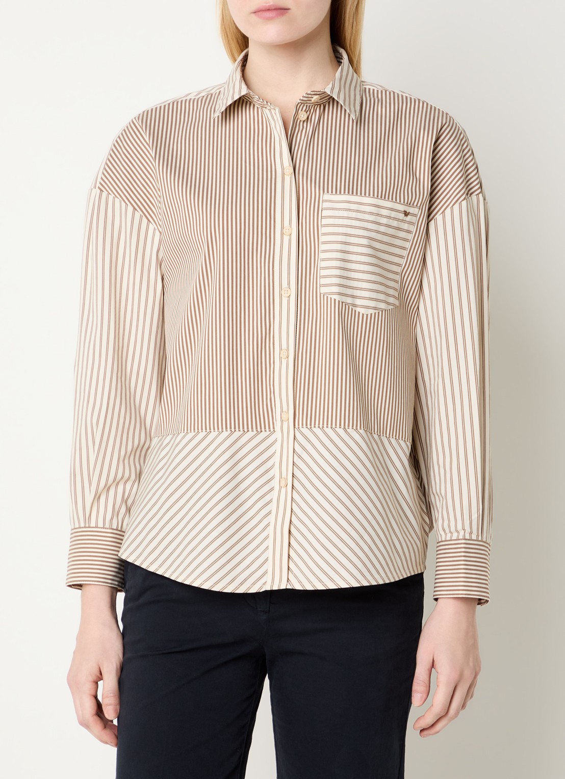 River Woods Blouse met streepprint - detail 4 hazelnootbruin