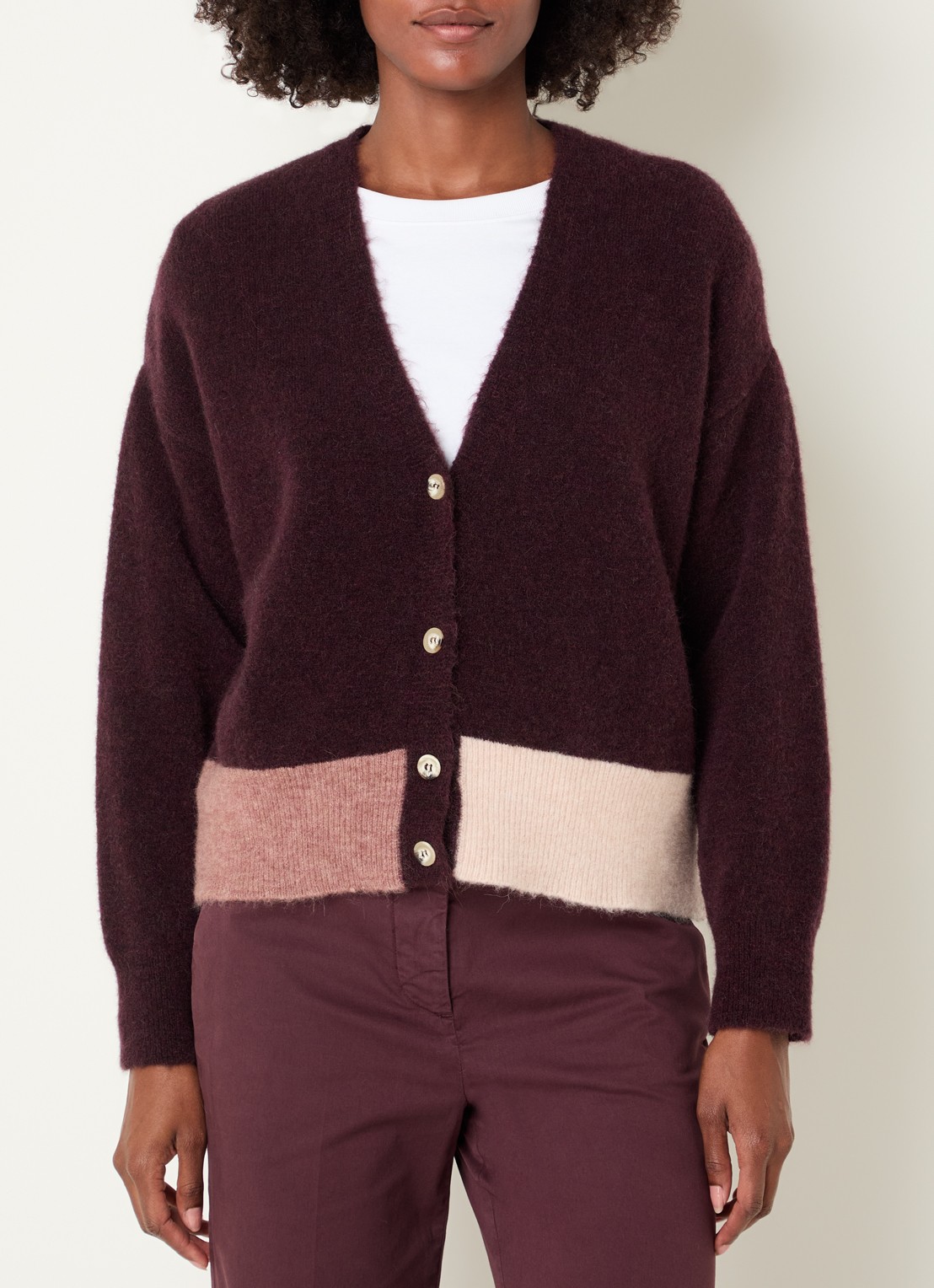 River Woods Fijngebreid vest in alpaca wolblend - detail bordeauxrood