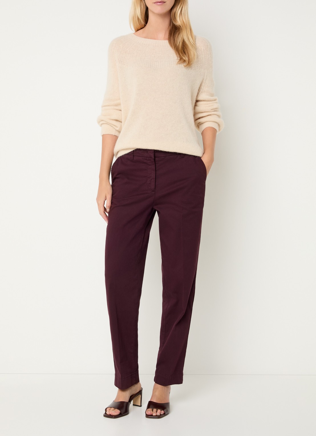 River Woods Fijngebreide trui in alpaca wolblend met ronde hals - voorkant 2 creme