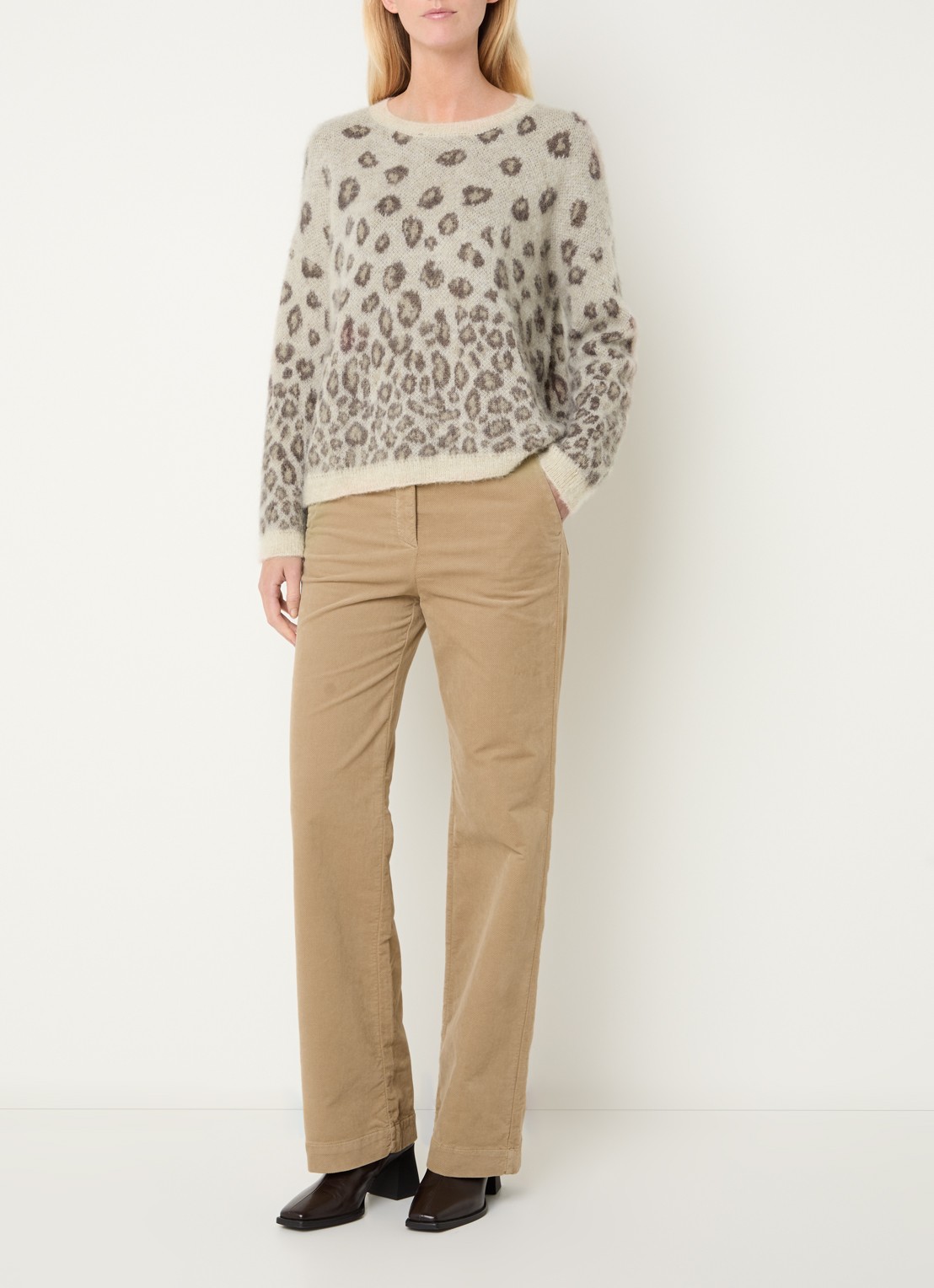 River Woods Fijngebreide trui in alpaca wolblend - voorkant 4 beige