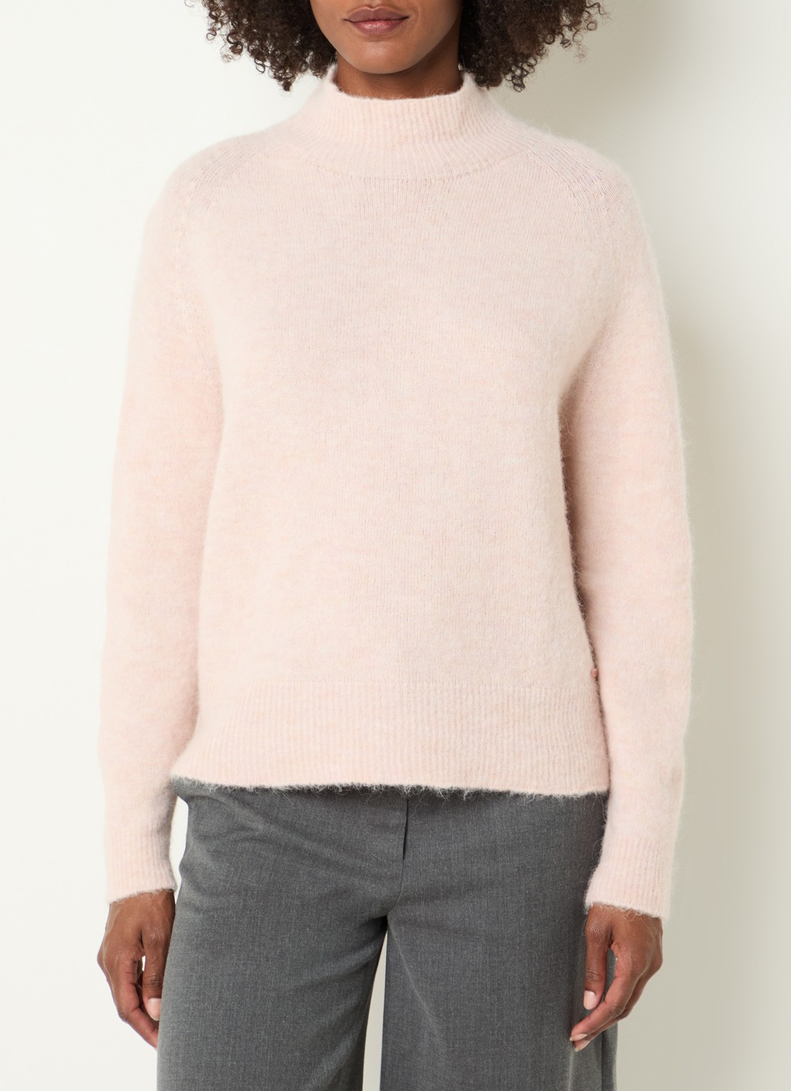 River Woods Grofgebreide trui in alpaca wolblend met col - detail lichtroze