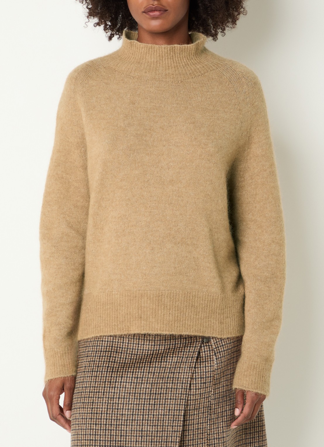 River Woods Grofgebreide trui in alpaca wolblend met col - detail 4 camel