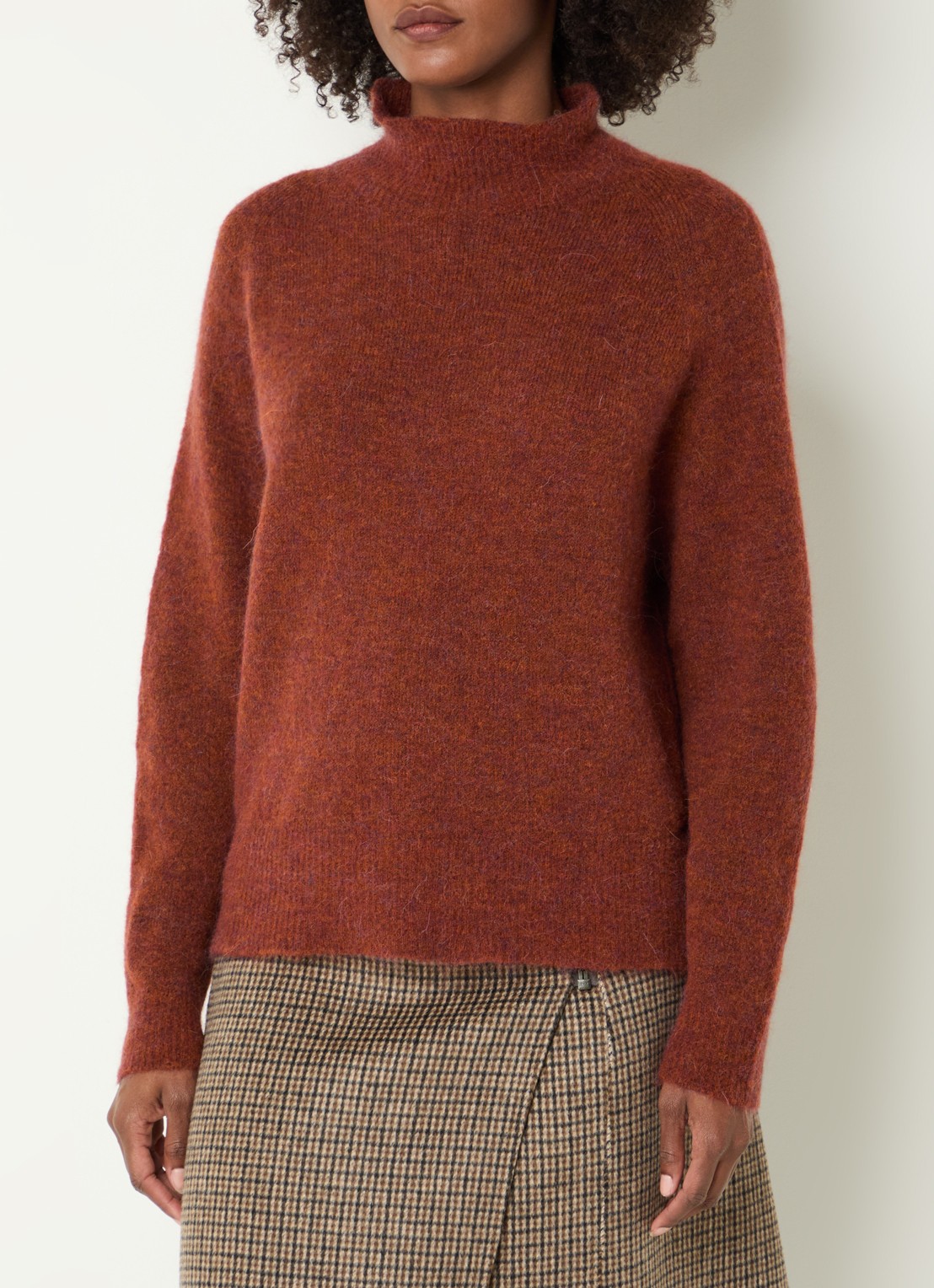 River Woods Grofgebreide trui in alpaca wolblend met col - detail oranjebruin